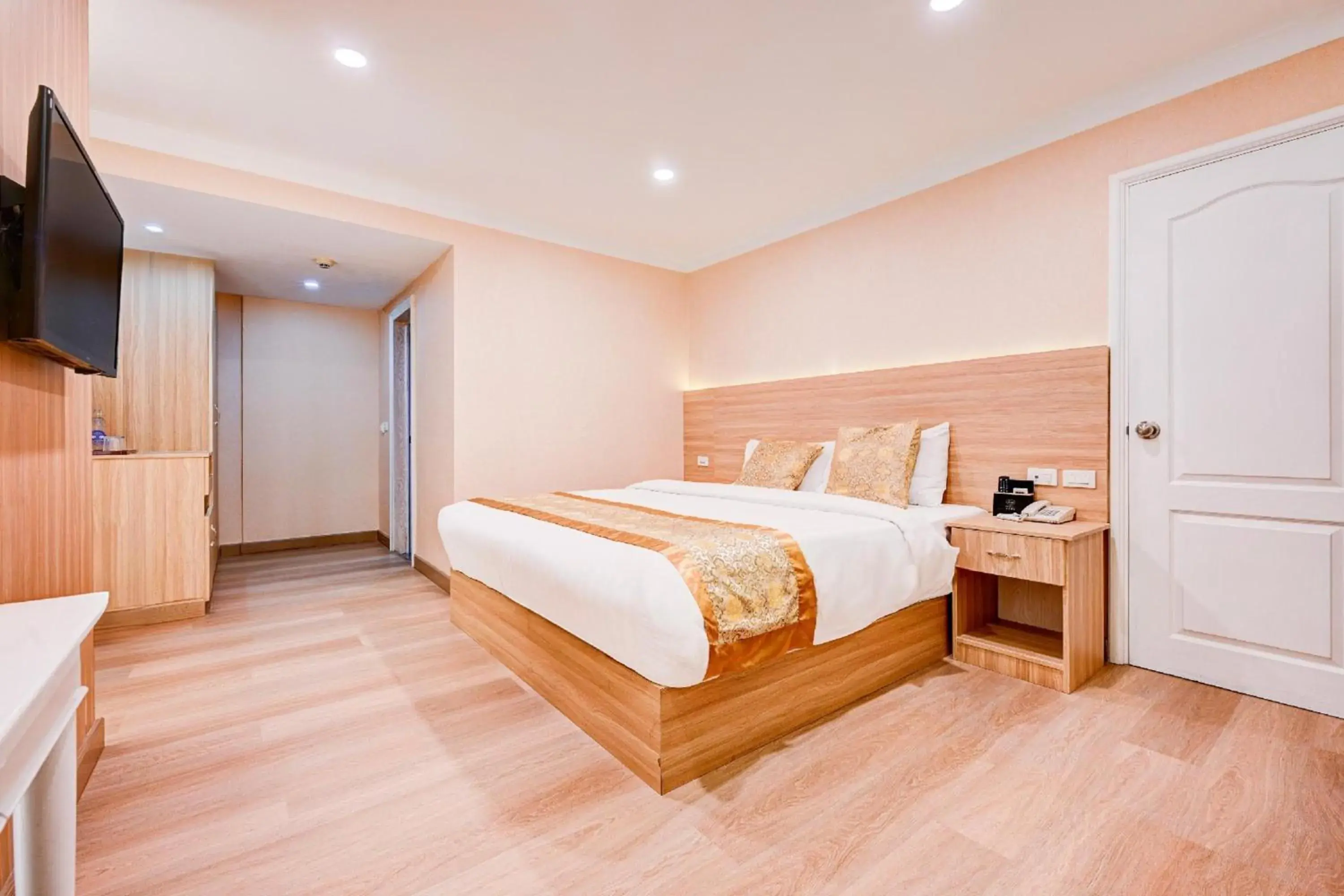 Bedroom, Bed in Palette The Travellers Hotel Bangkok Bedroom, Bed in Palette The Travellers Hotel Bangkok