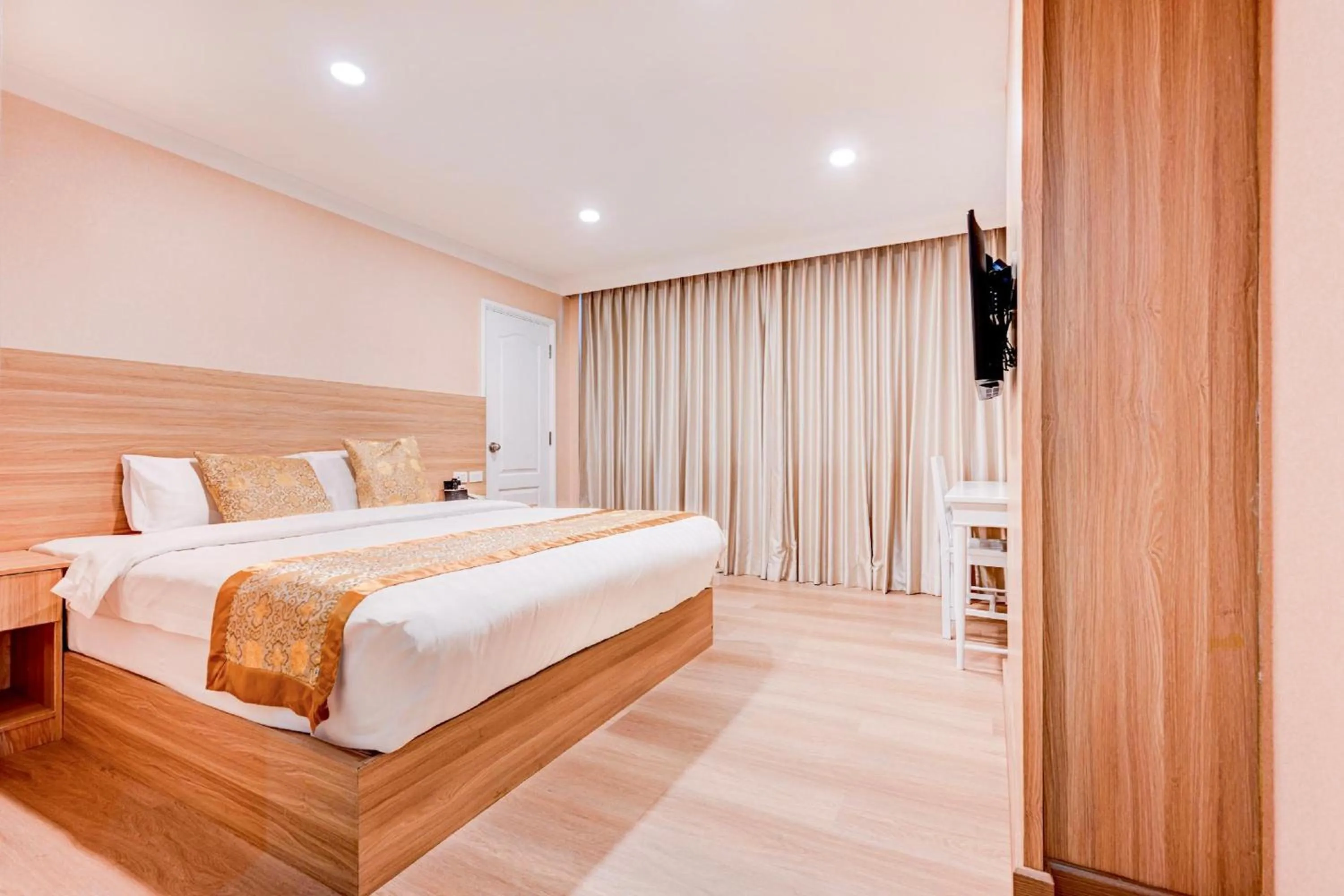 Bedroom, Bed in Palette The Travellers Hotel Bangkok