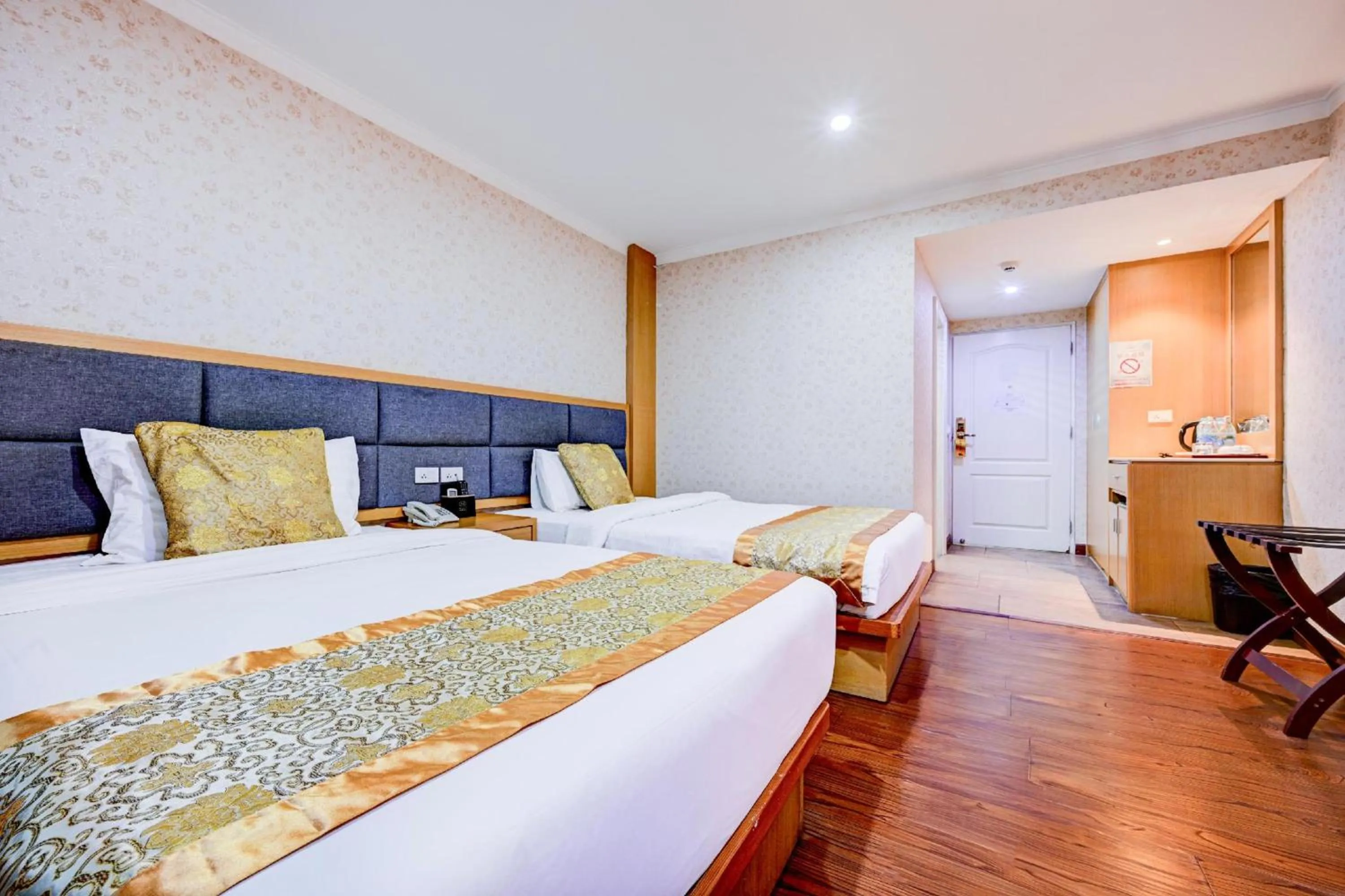 Bedroom, Bed in Palette The Travellers Hotel Bangkok