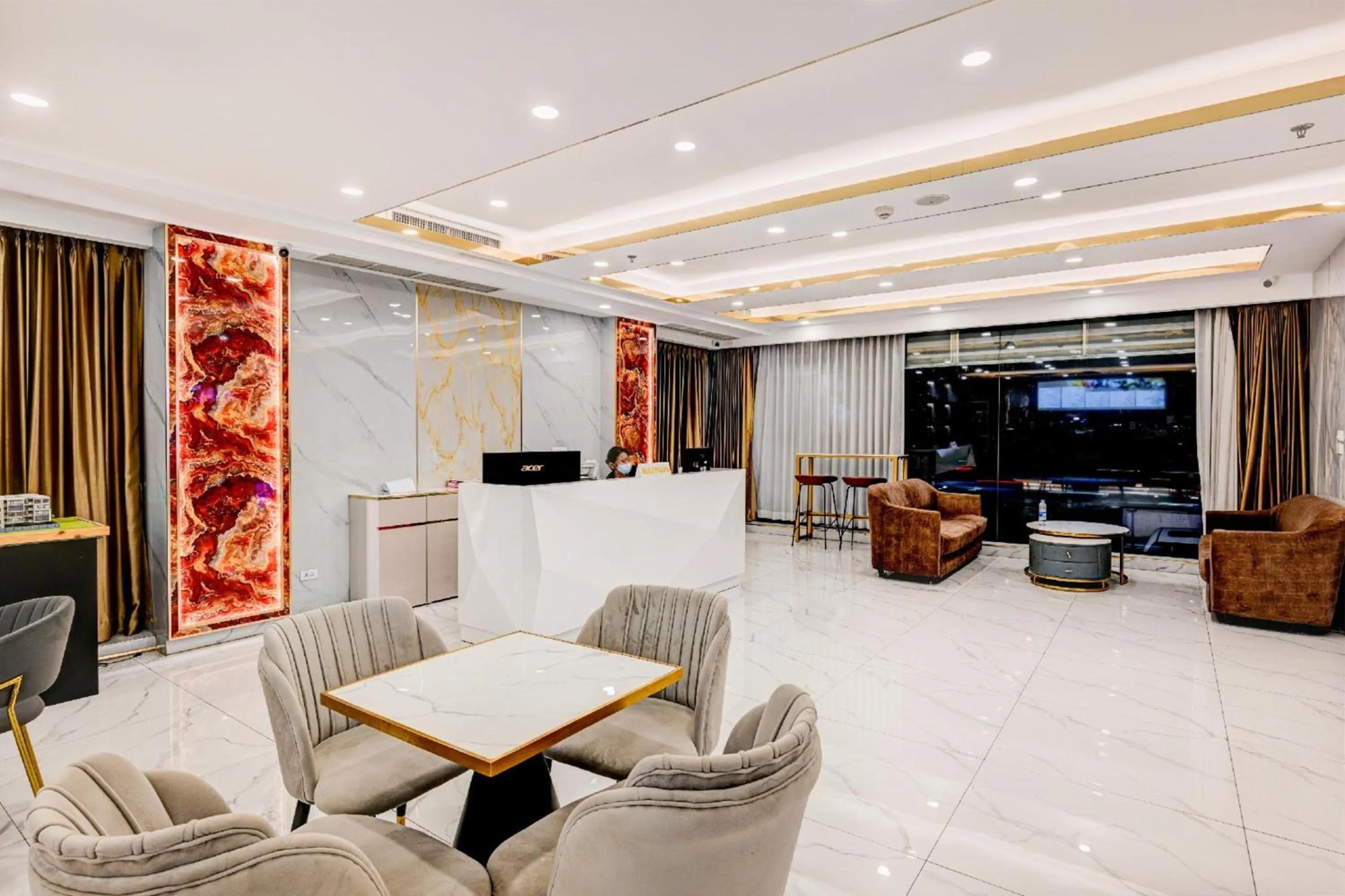 Lobby or reception in Palette The Travellers Hotel Bangkok