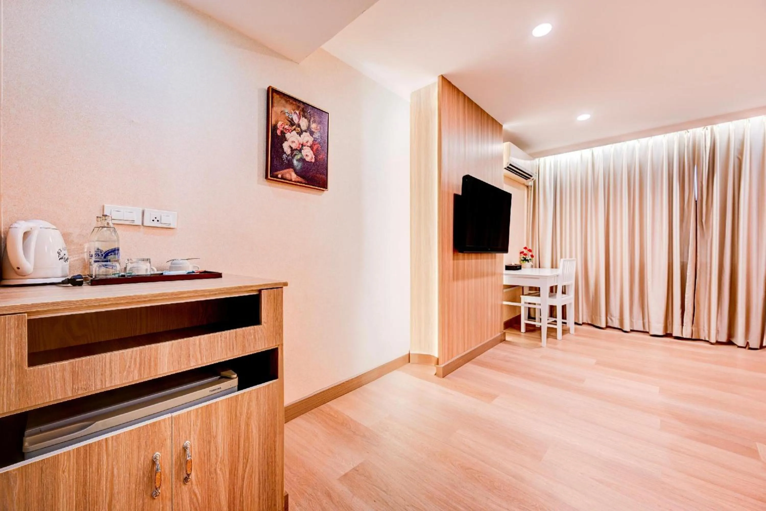 Bedroom in Palette The Travellers Hotel Bangkok