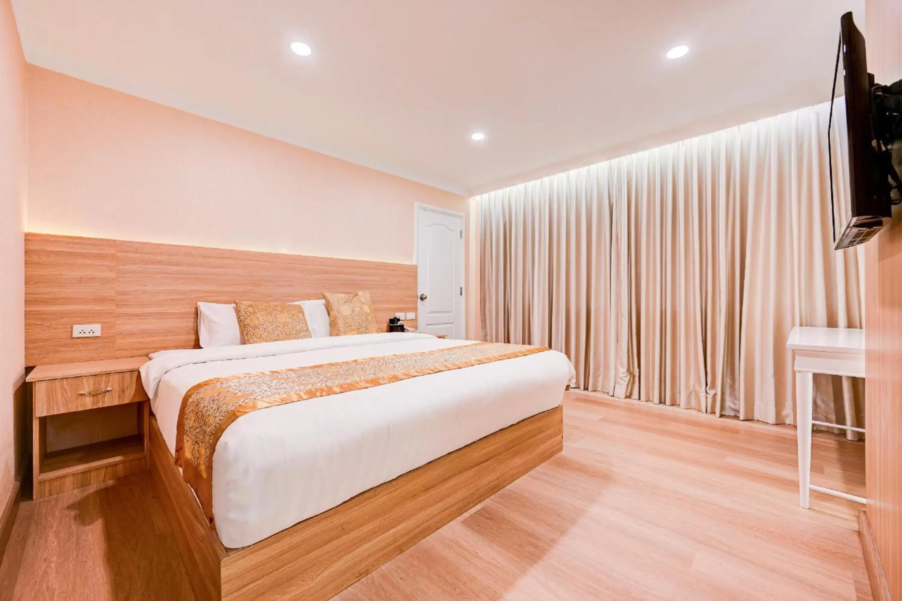 Bedroom, Bed in Palette The Travellers Hotel Bangkok Bedroom, Bed in Palette The Travellers Hotel Bangkok