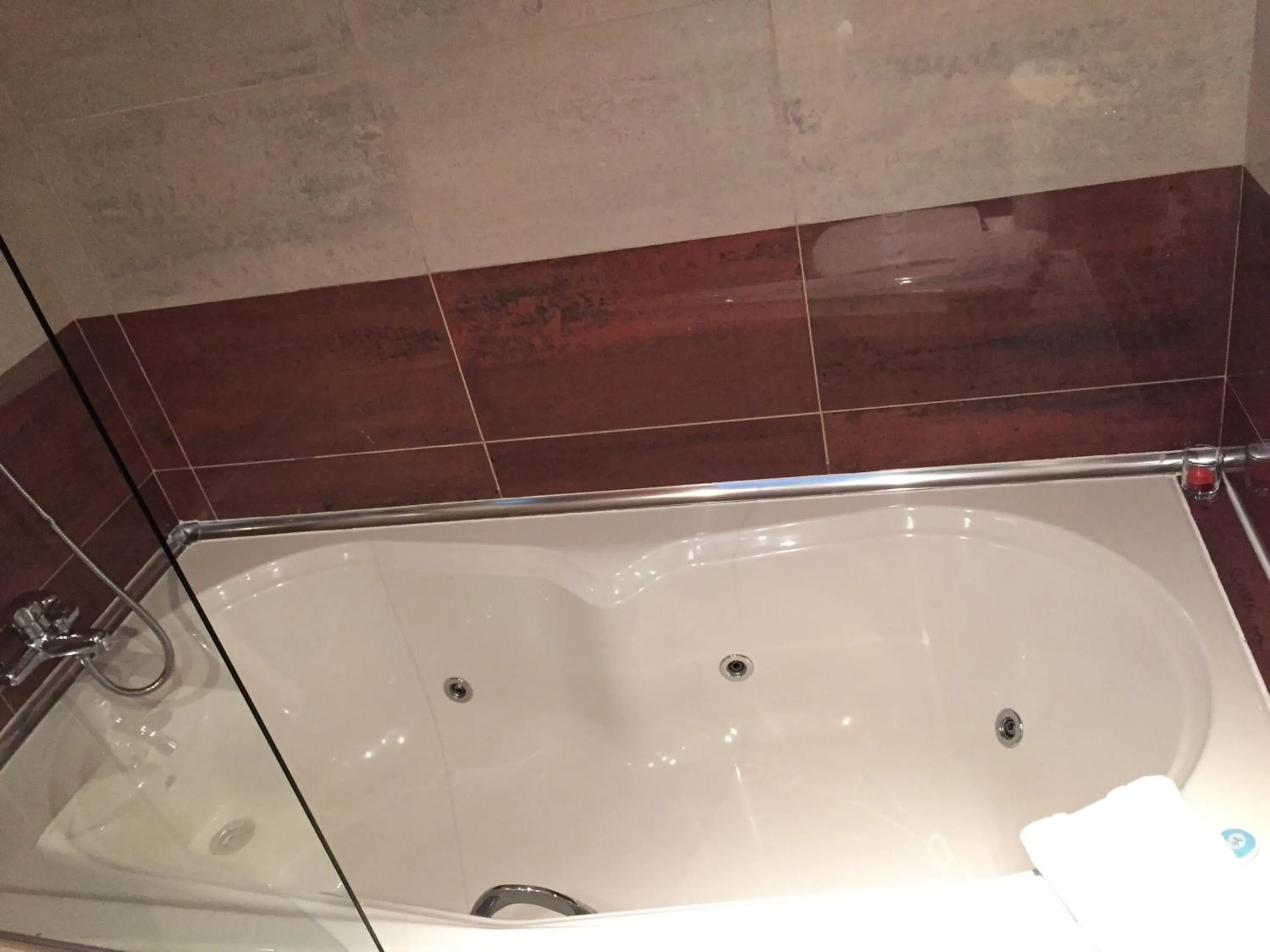 Hot Tub in Motel Abalo