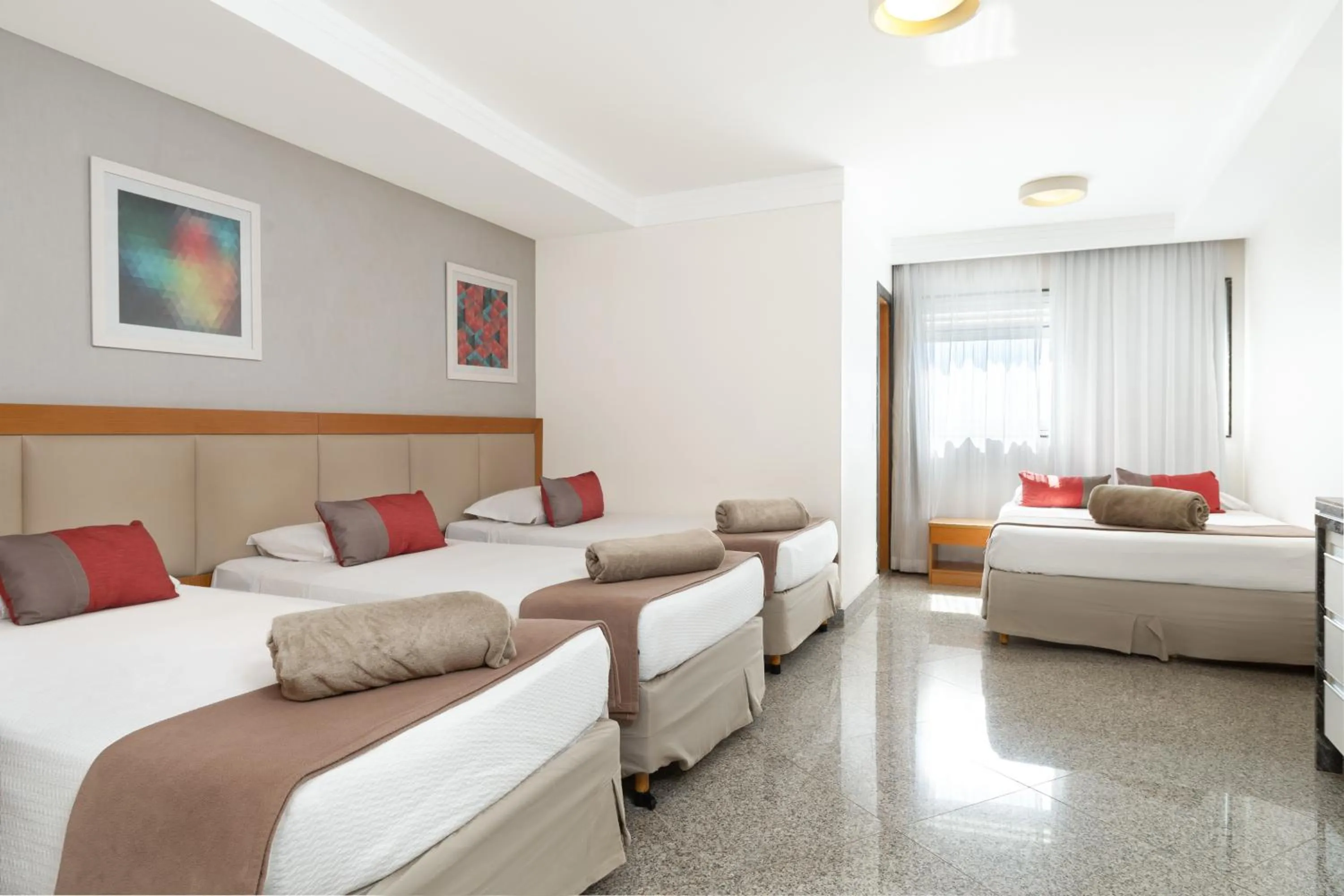 Photo of the whole room, Bed in Royal Urban Macaé Hotel