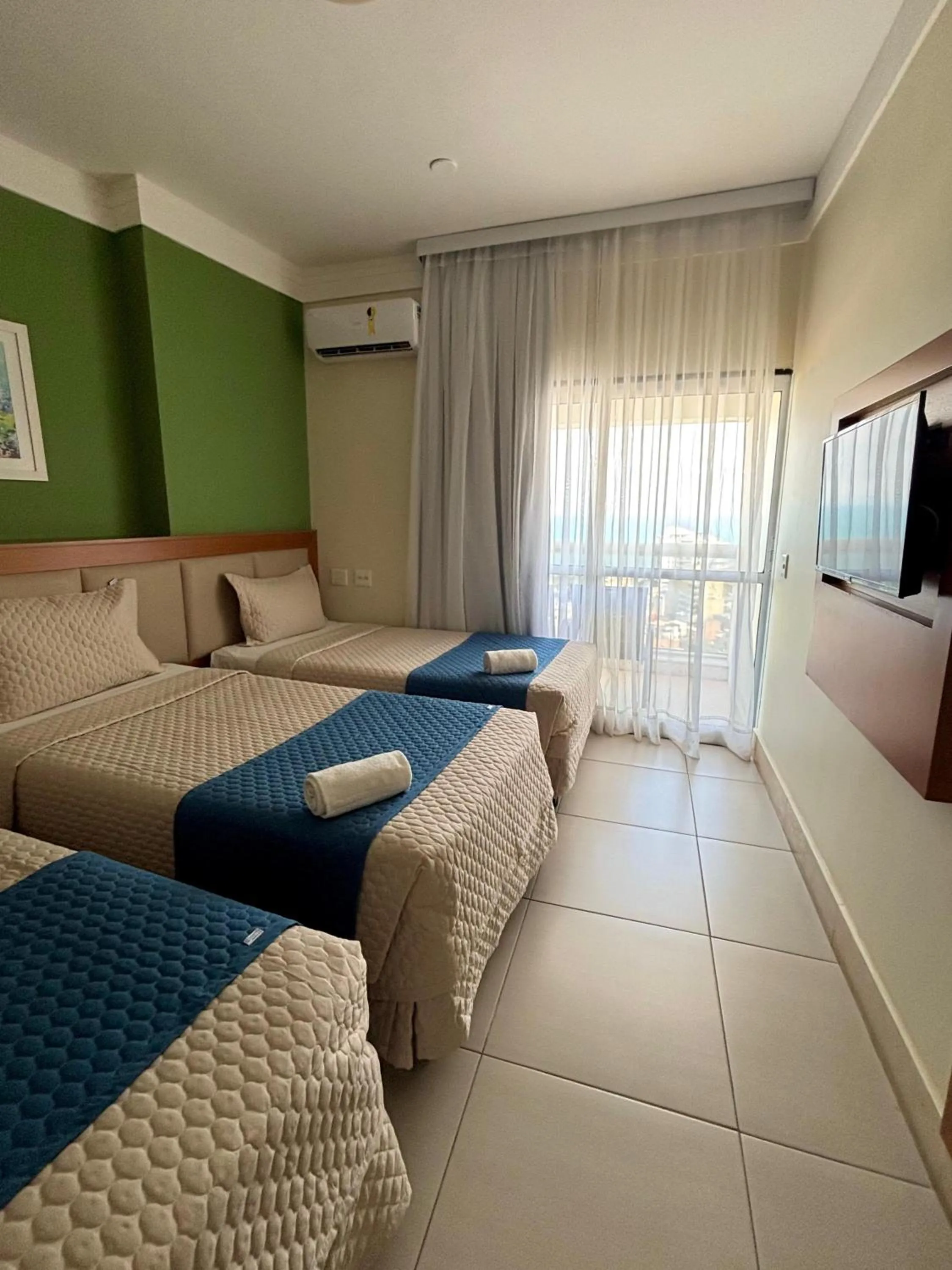 Balcony/Terrace, Bed in Royal Urban Macaé Hotel