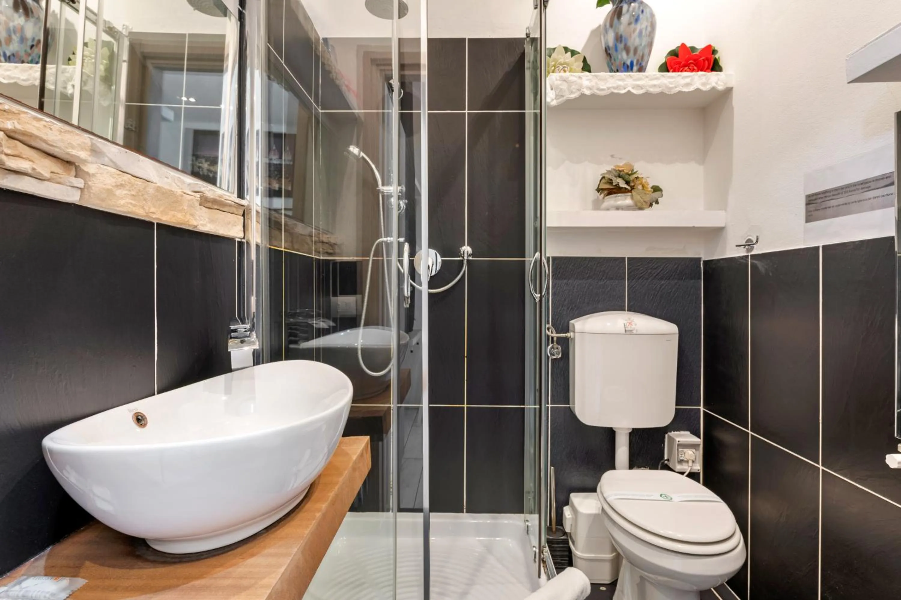 Bathroom in Guest House Biffi Simone