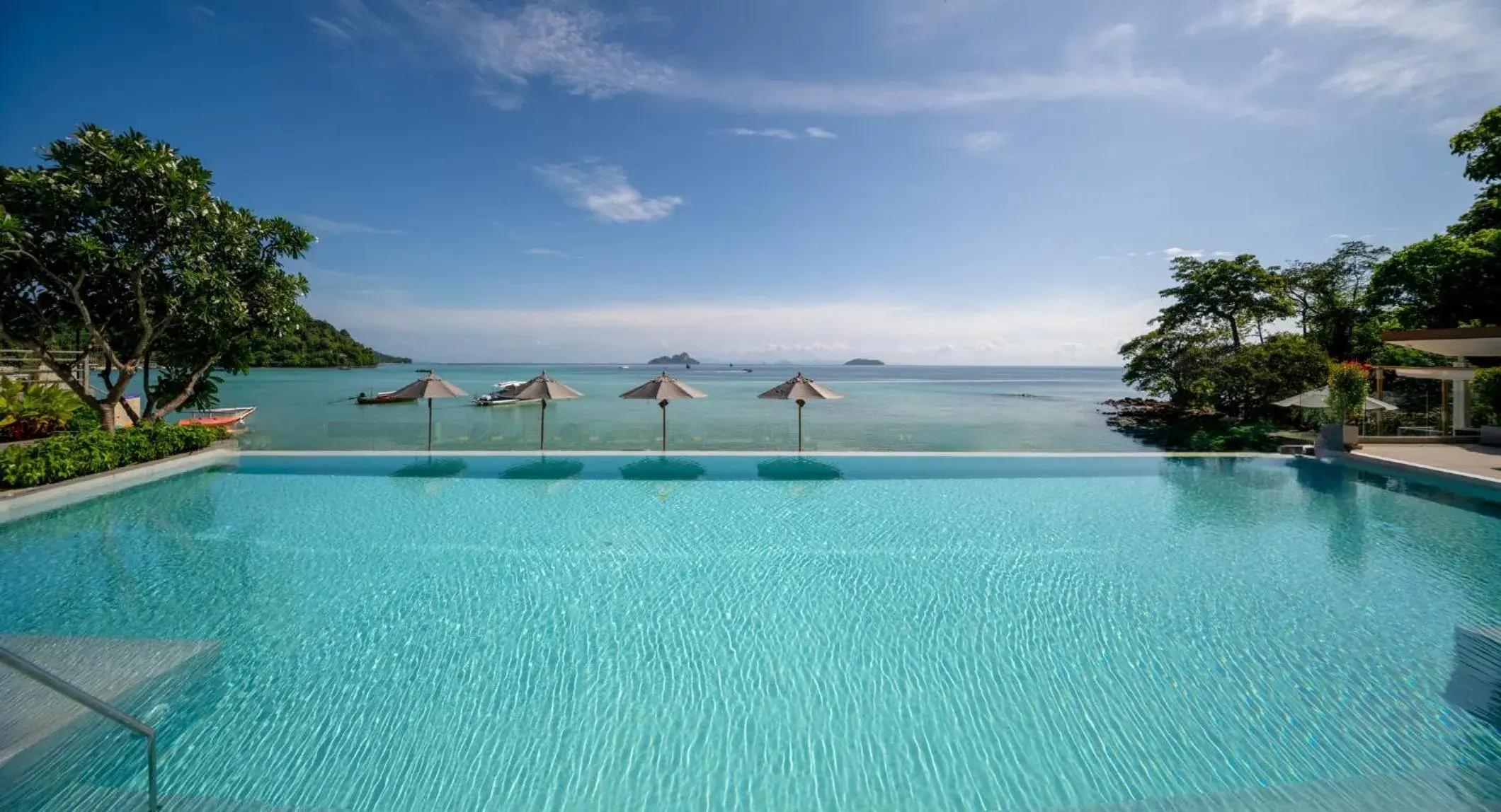 Swimming pool in Centara Villas Phi Phi Island Swimming pool in Centara Villas Phi Phi Island