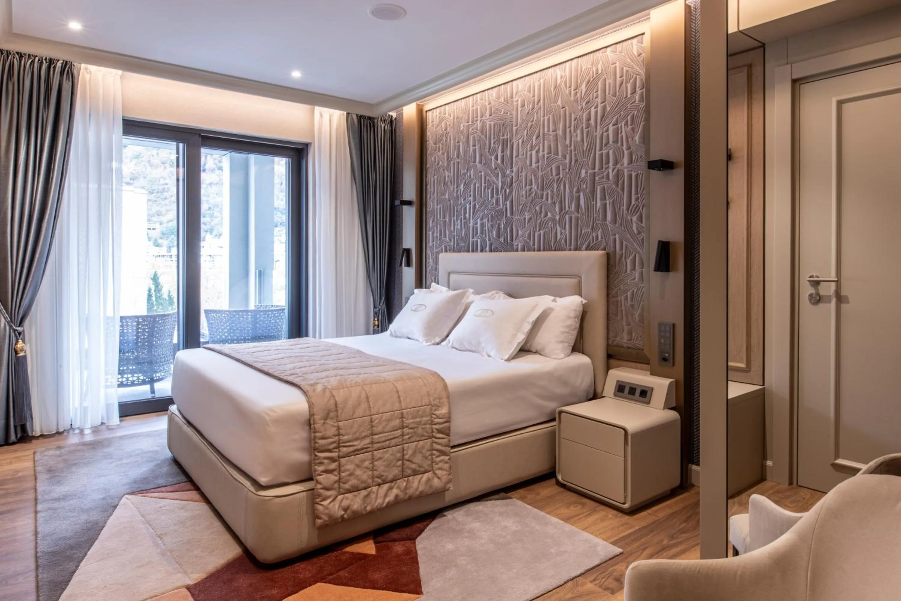 Prestige Double Room with Terrace in Swiss Diamond Boutique Hotel - La Romantica