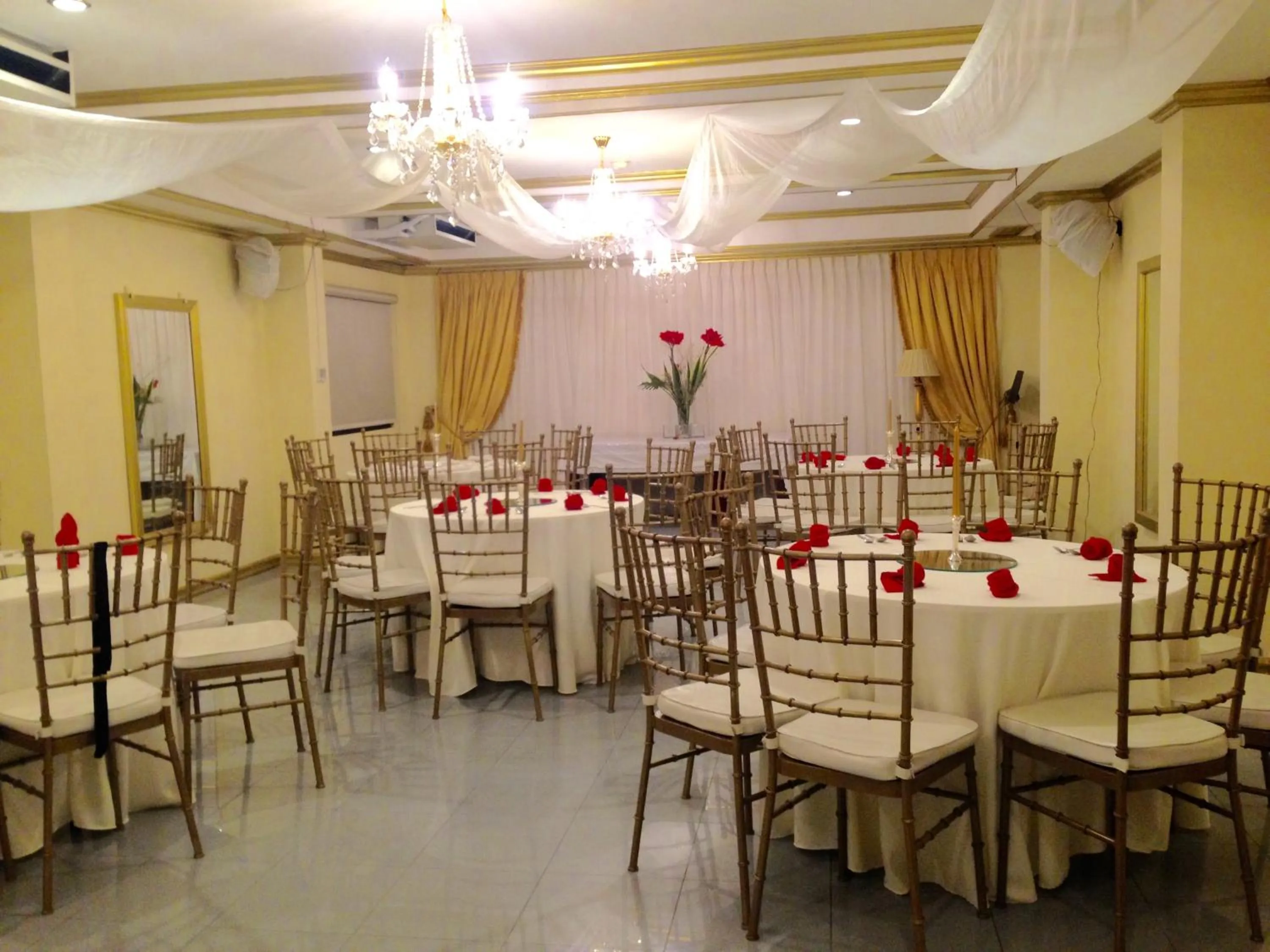 Banquet/Function facilities in Spring Plaza Hotel