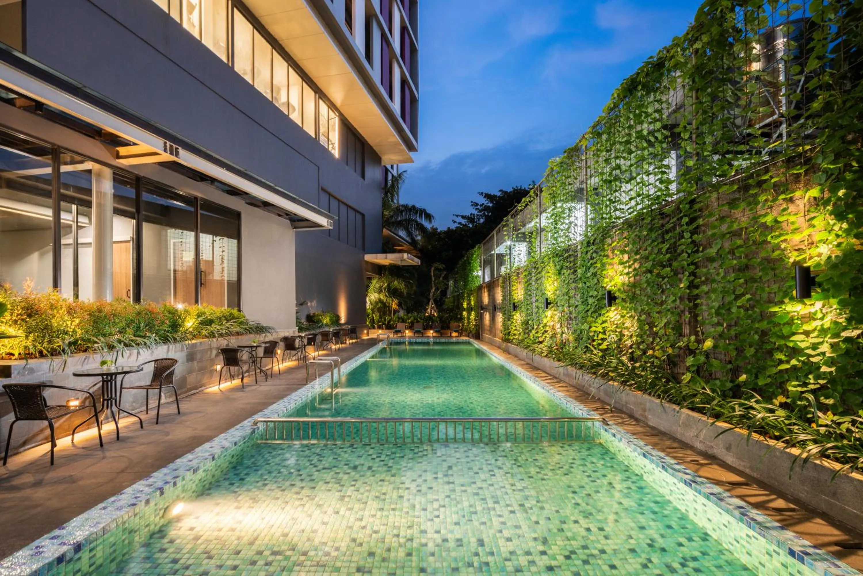 Pool view in Mercure Jakarta Grogol