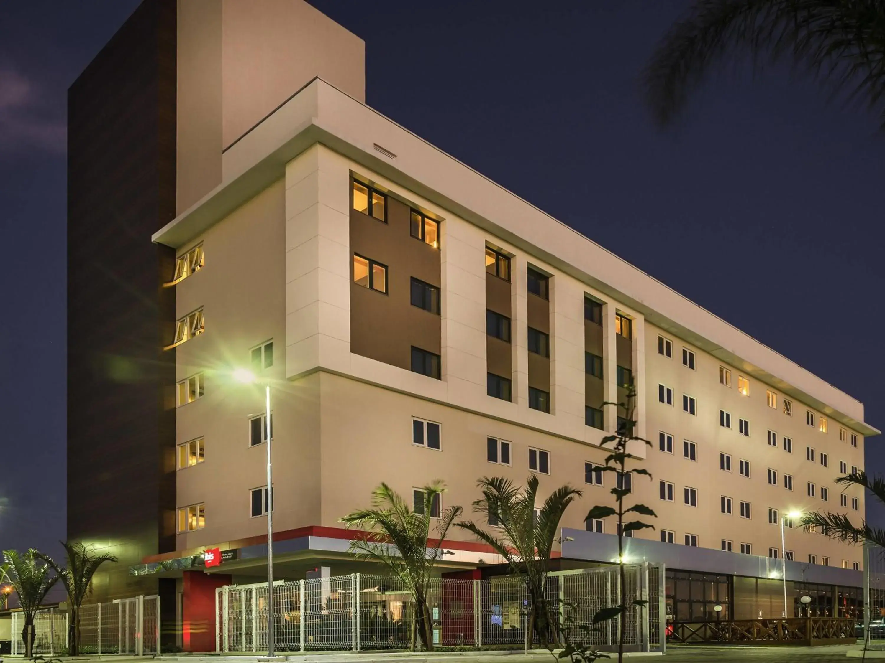 Property building in Ibis Porto Alegre Assis Brasil Property building in Ibis Porto Alegre Assis Brasil