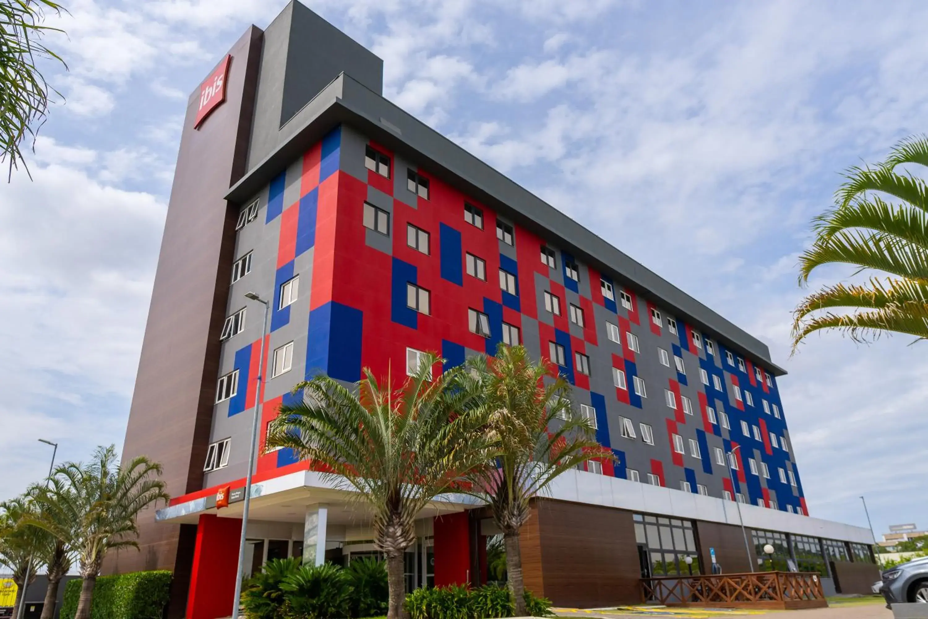 Property building in Ibis Porto Alegre Assis Brasil Property building in Ibis Porto Alegre Assis Brasil