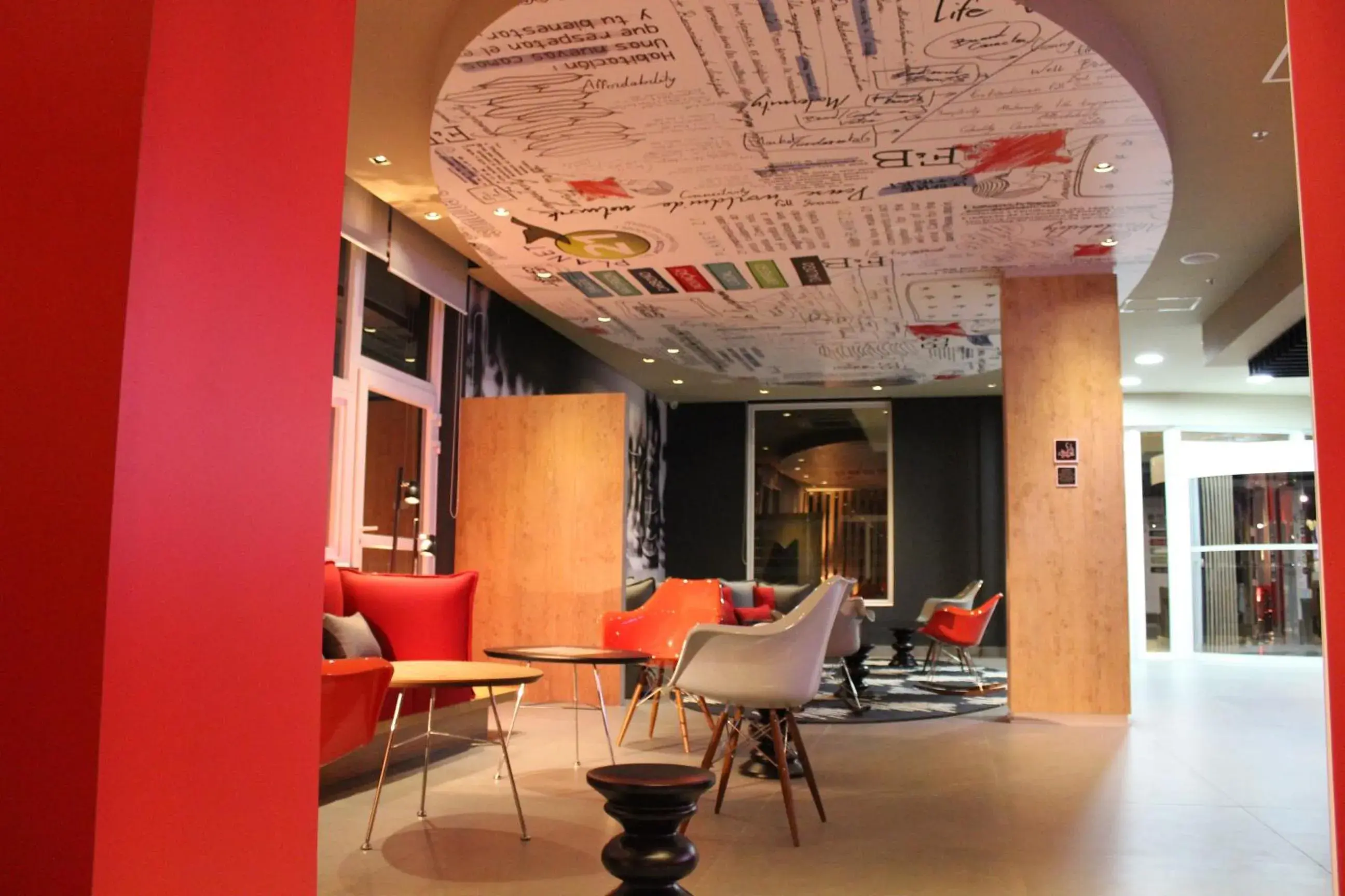 Living room in Ibis Porto Alegre Assis Brasil Living room in Ibis Porto Alegre Assis Brasil