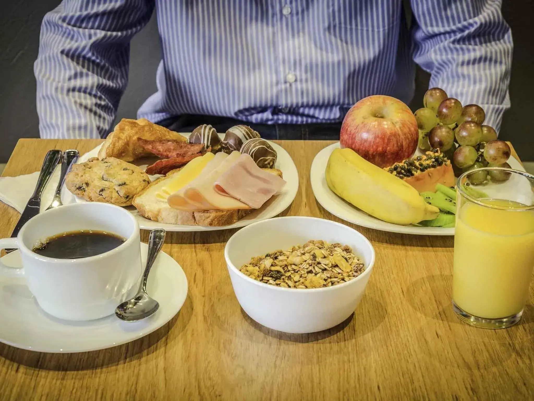 Breakfast in Ibis Porto Alegre Assis Brasil Breakfast in Ibis Porto Alegre Assis Brasil