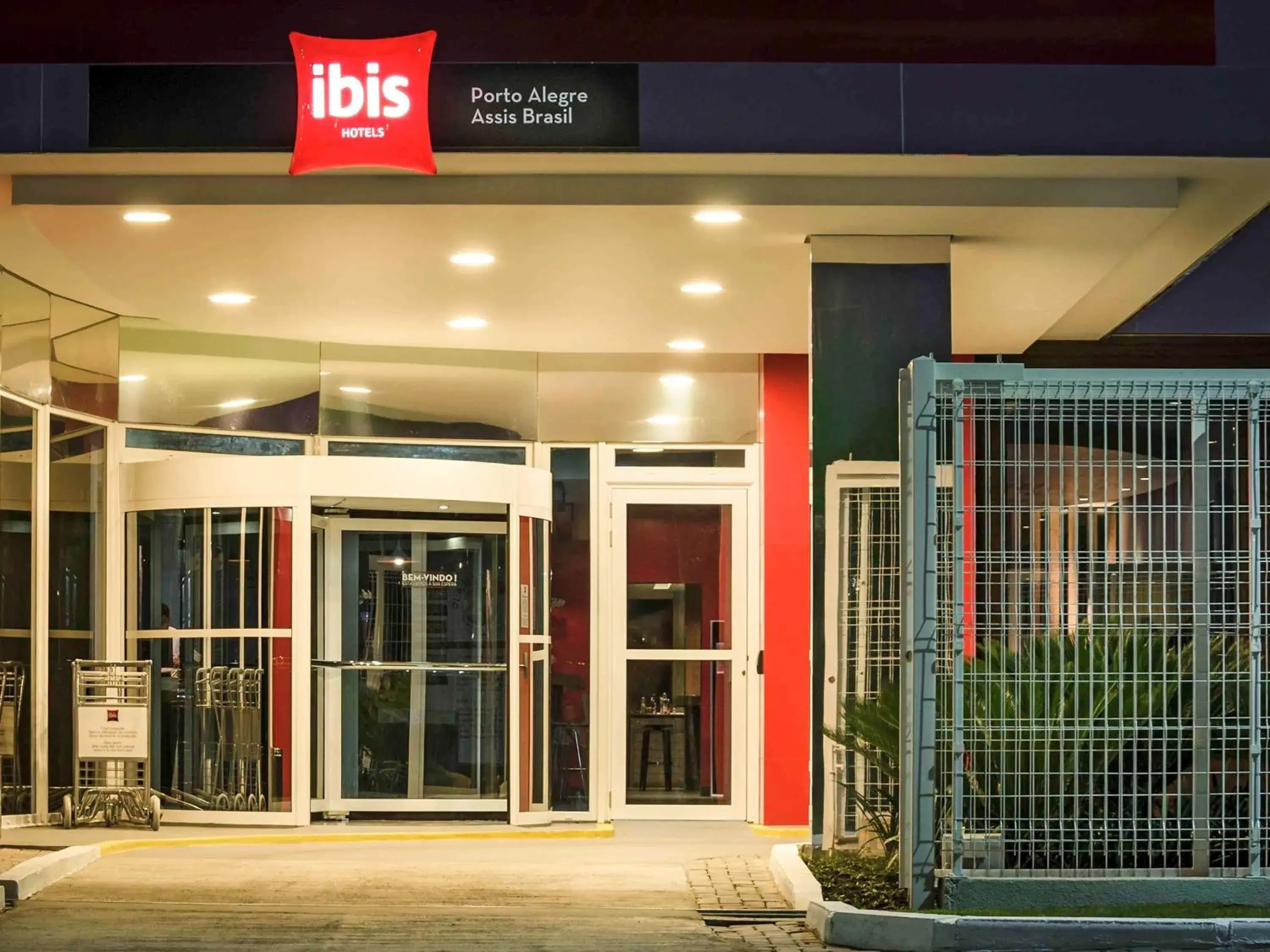 Property building in Ibis Porto Alegre Assis Brasil Property building in Ibis Porto Alegre Assis Brasil