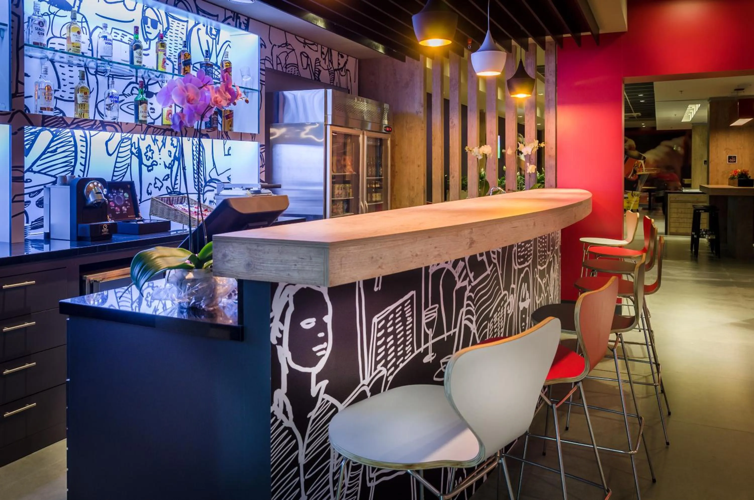 Lounge or bar in Ibis Porto Alegre Assis Brasil