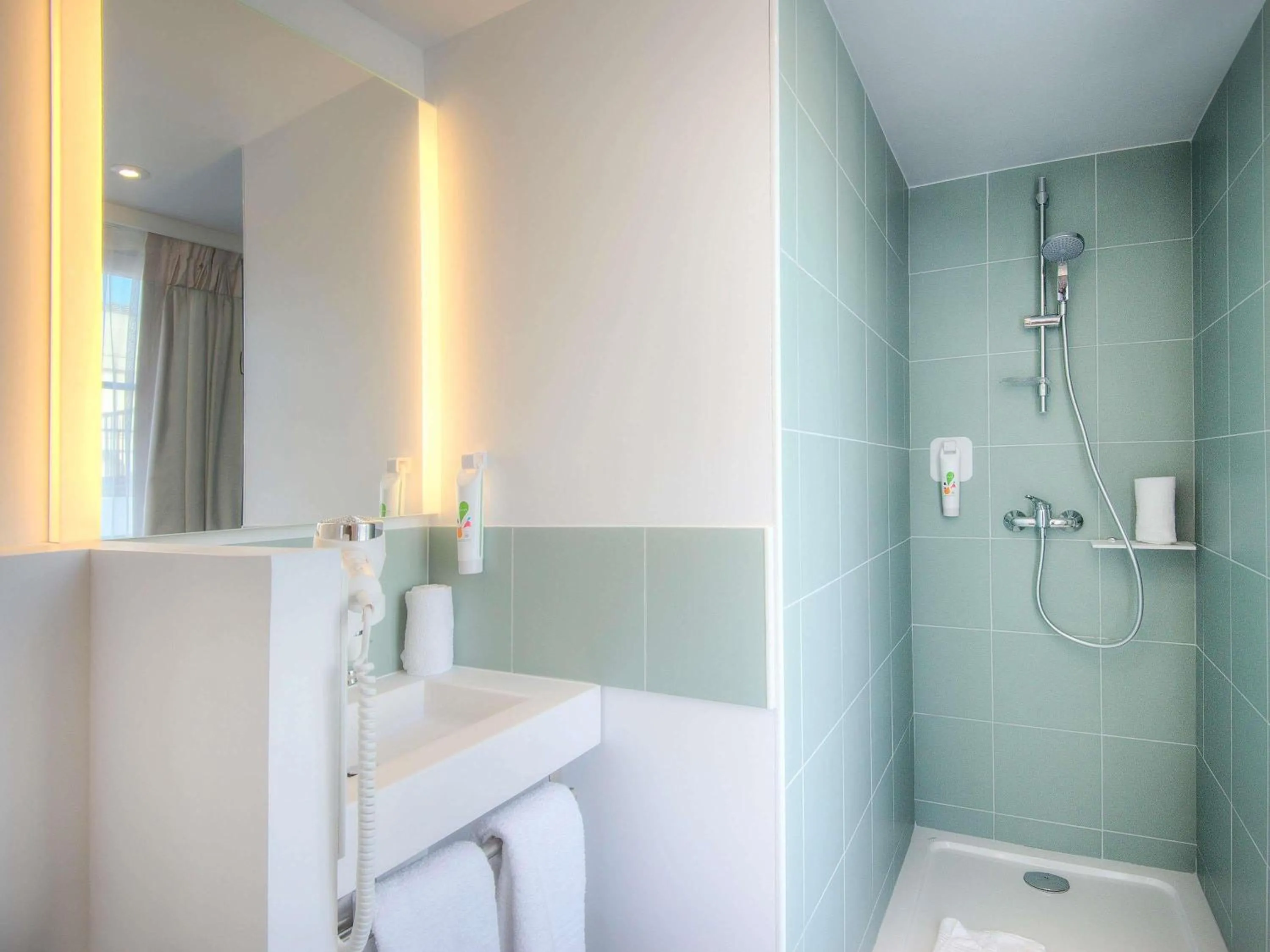 Bedroom in Ibis Styles Nice Centre Gare