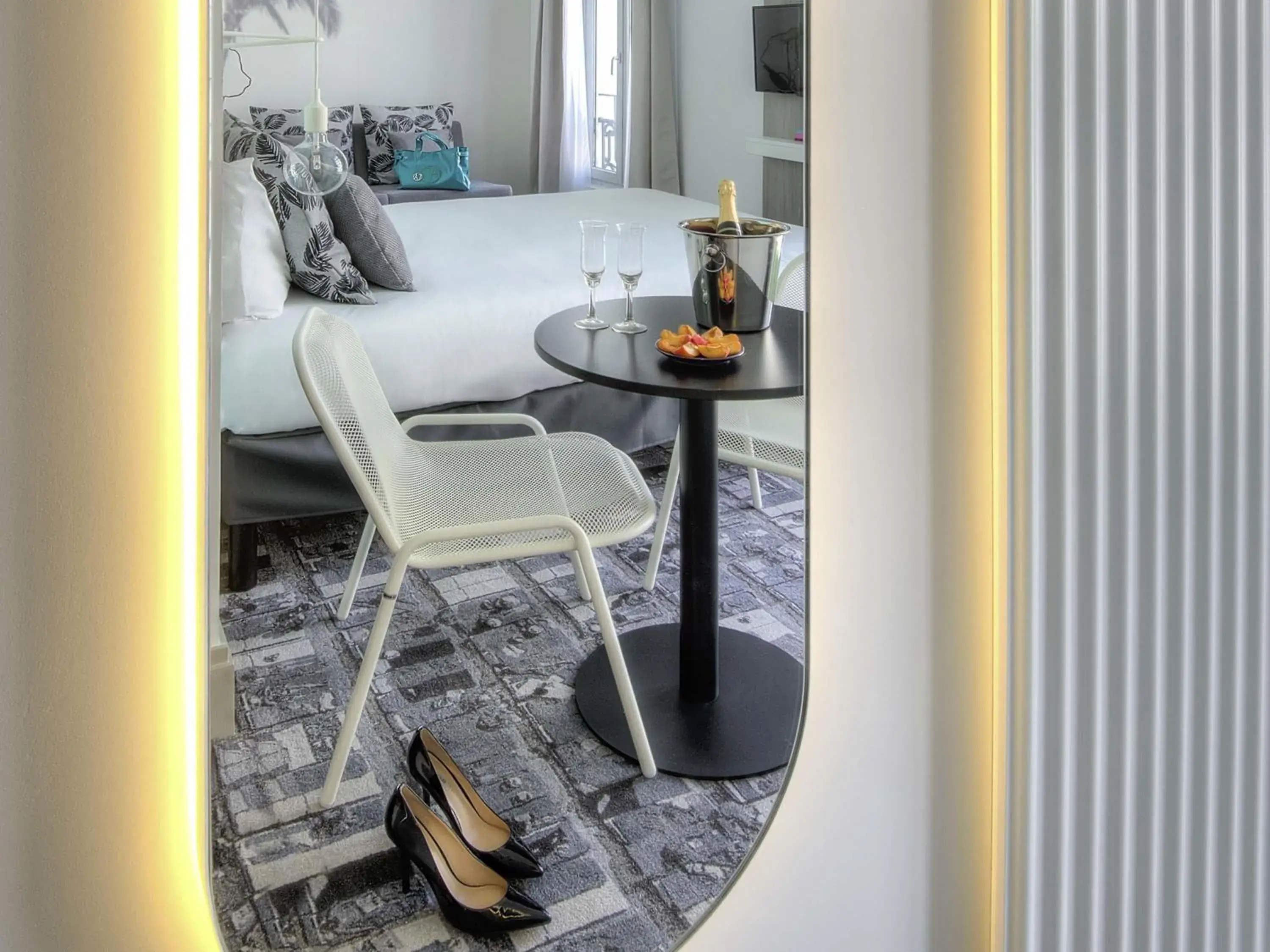 Bedroom, Bed in Ibis Styles Nice Centre Gare Bedroom, Bed in Ibis Styles Nice Centre Gare