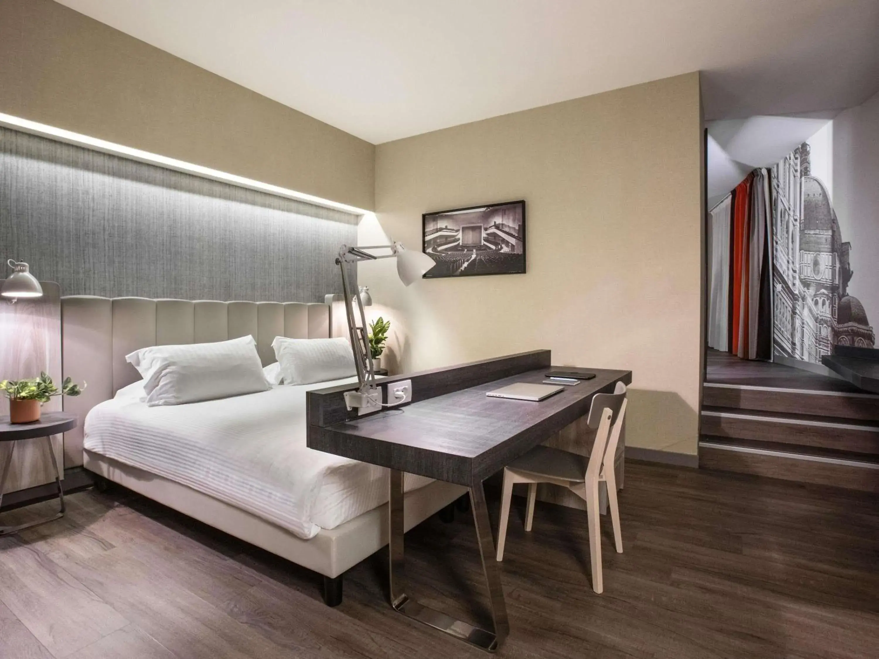 Bedroom, Bed in Mercure Firenze Centro Bedroom, Bed in Mercure Firenze Centro