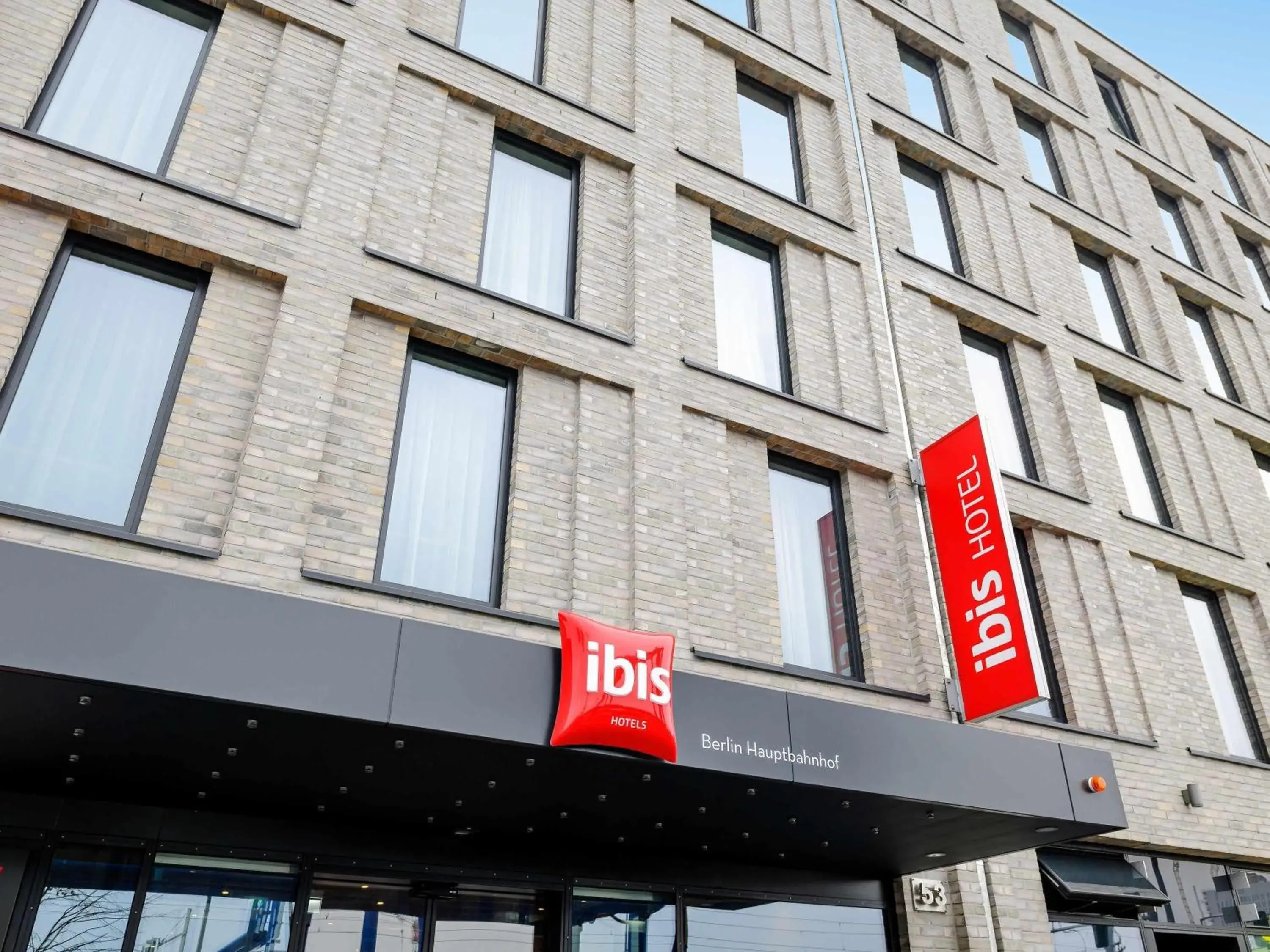 Property building in Ibis Berlin Hauptbahnhof Property building in Ibis Berlin Hauptbahnhof