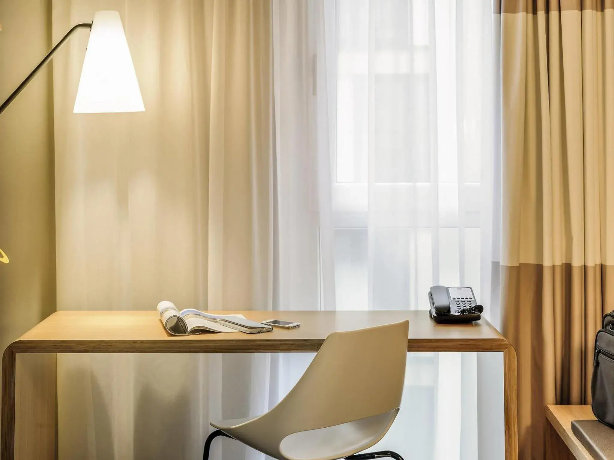 Bedroom in Ibis Berlin Hauptbahnhof Bedroom in Ibis Berlin Hauptbahnhof