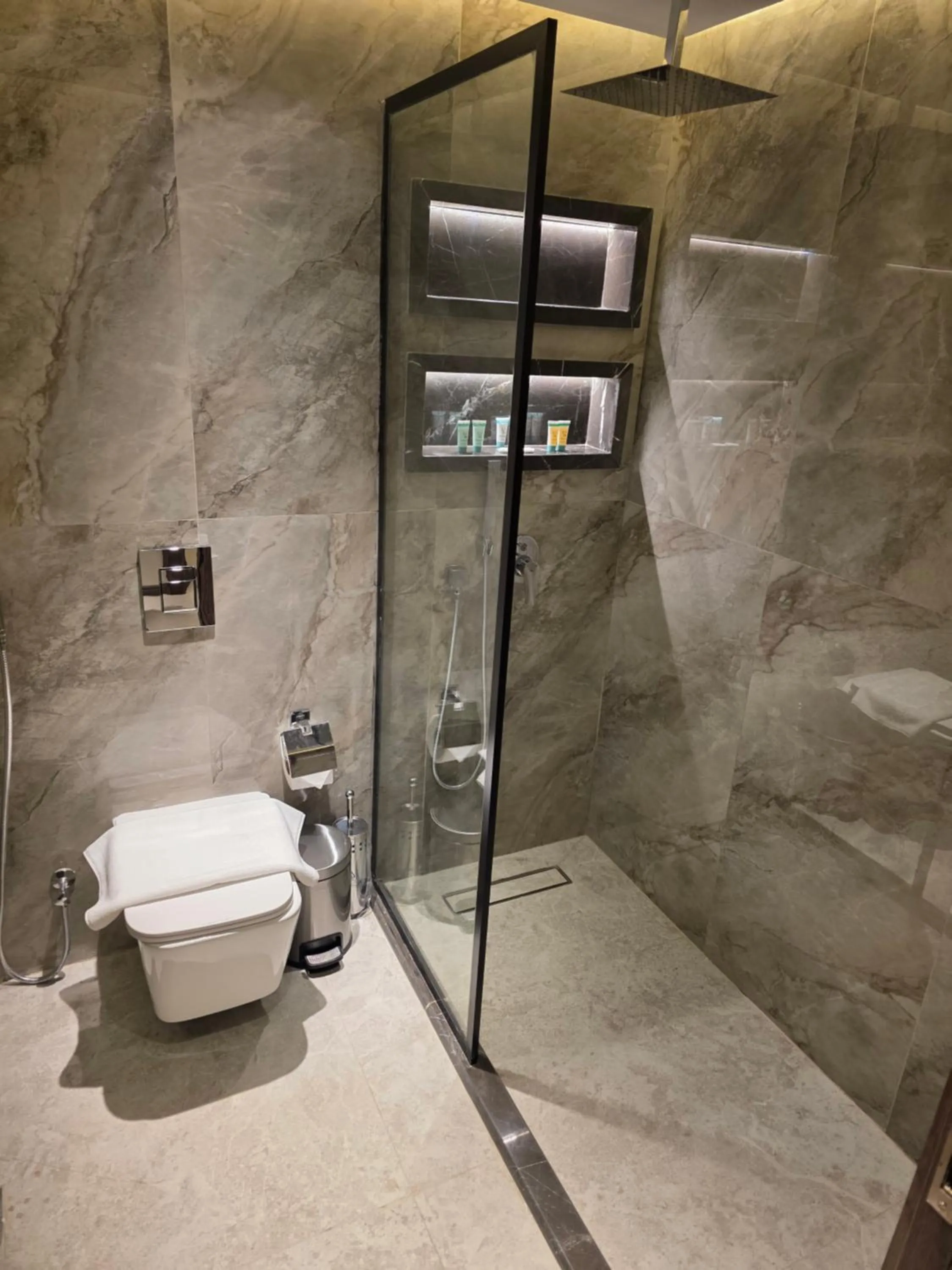 Toilet in Sedra Global Hotel, Madinah