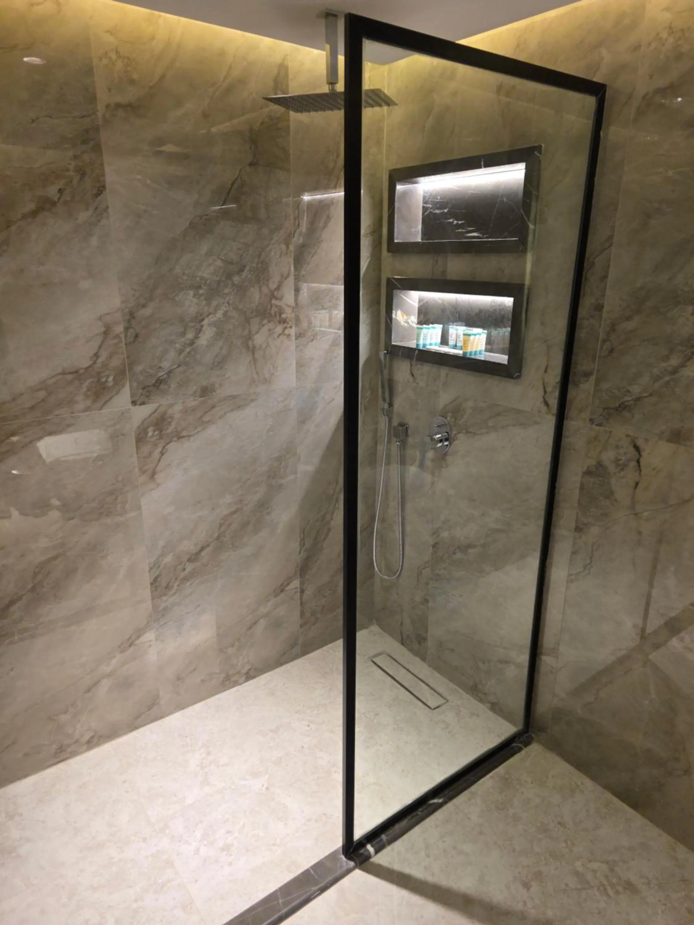 Shower in Sedra Global Hotel, Madinah