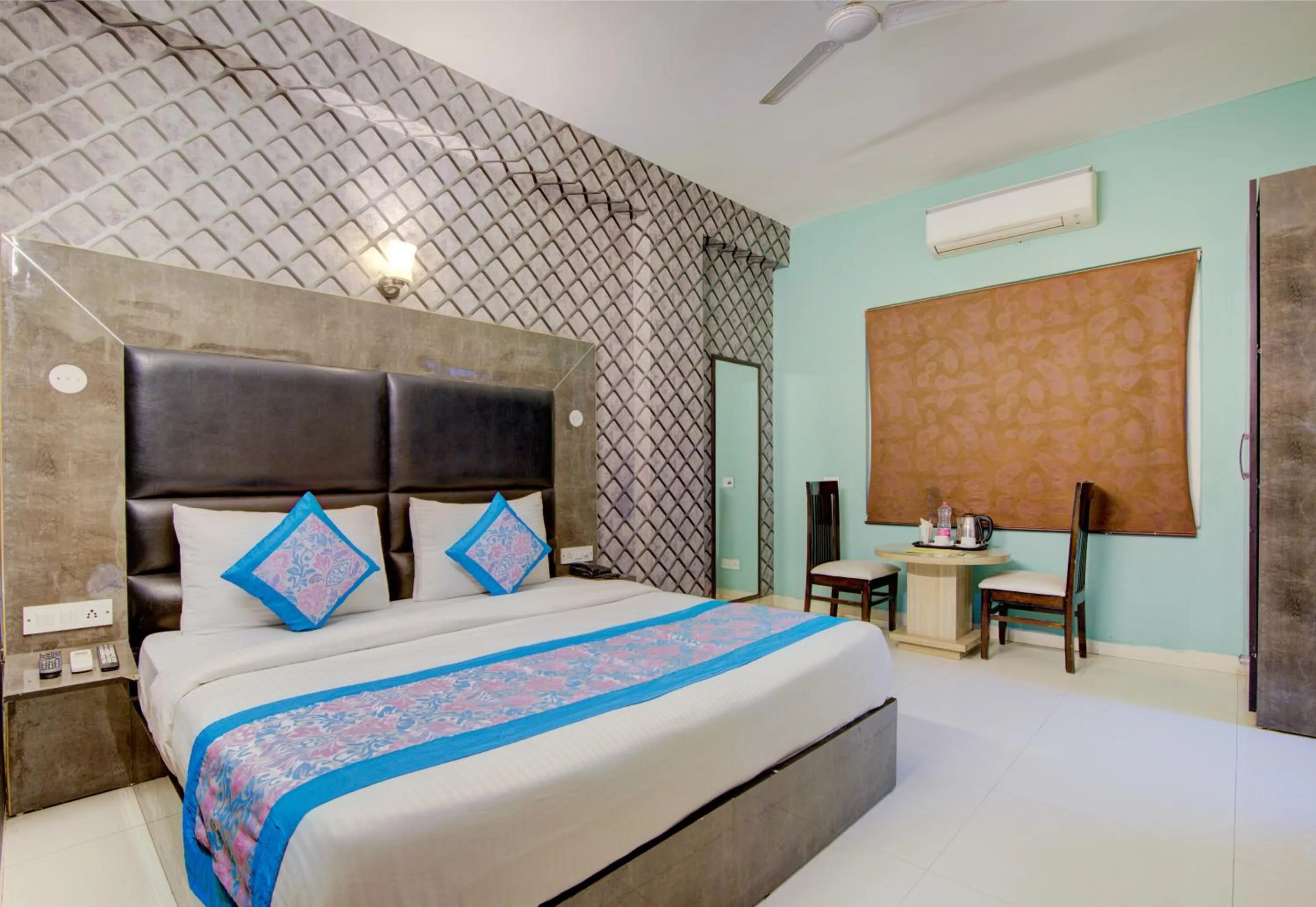 Bed in Smart Signature Hotel