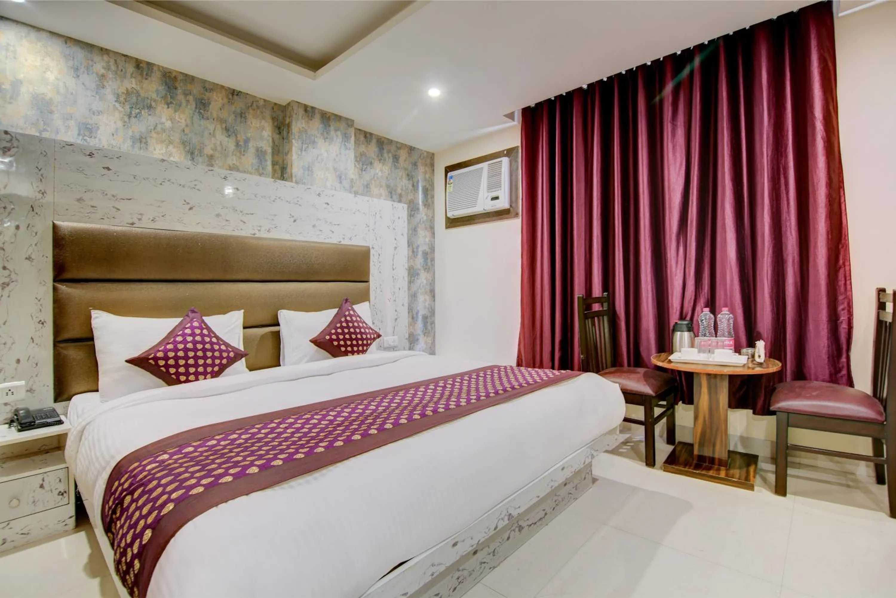 Bed in Smart Signature Hotel