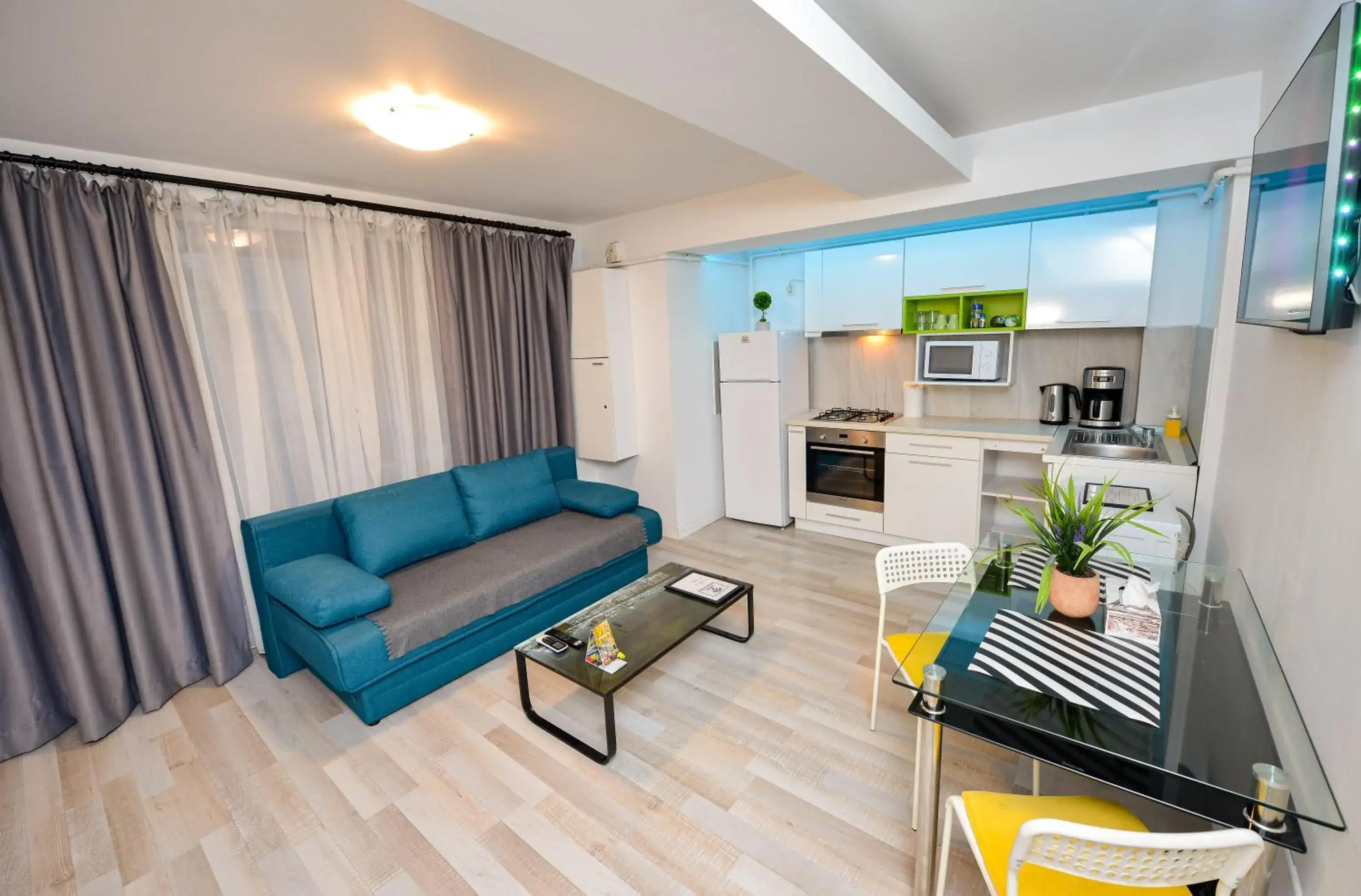 One-Bedroom Apartment with Balcony in City Center Suite With Terrace One-Bedroom Apartment with Balcony in City Center Suite With Terrace