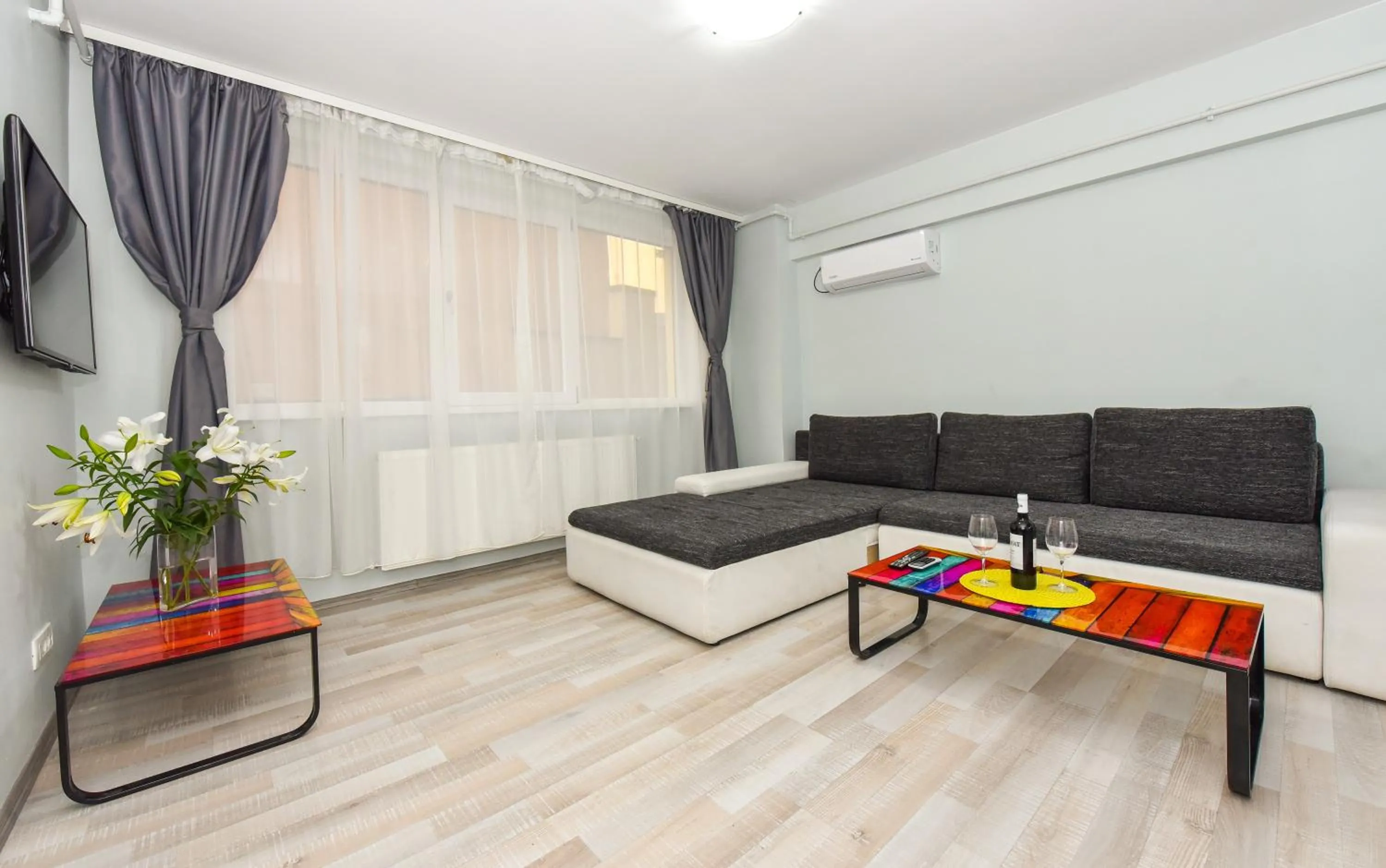Three-Bedroom Apartment in City Center Suite With Terrace