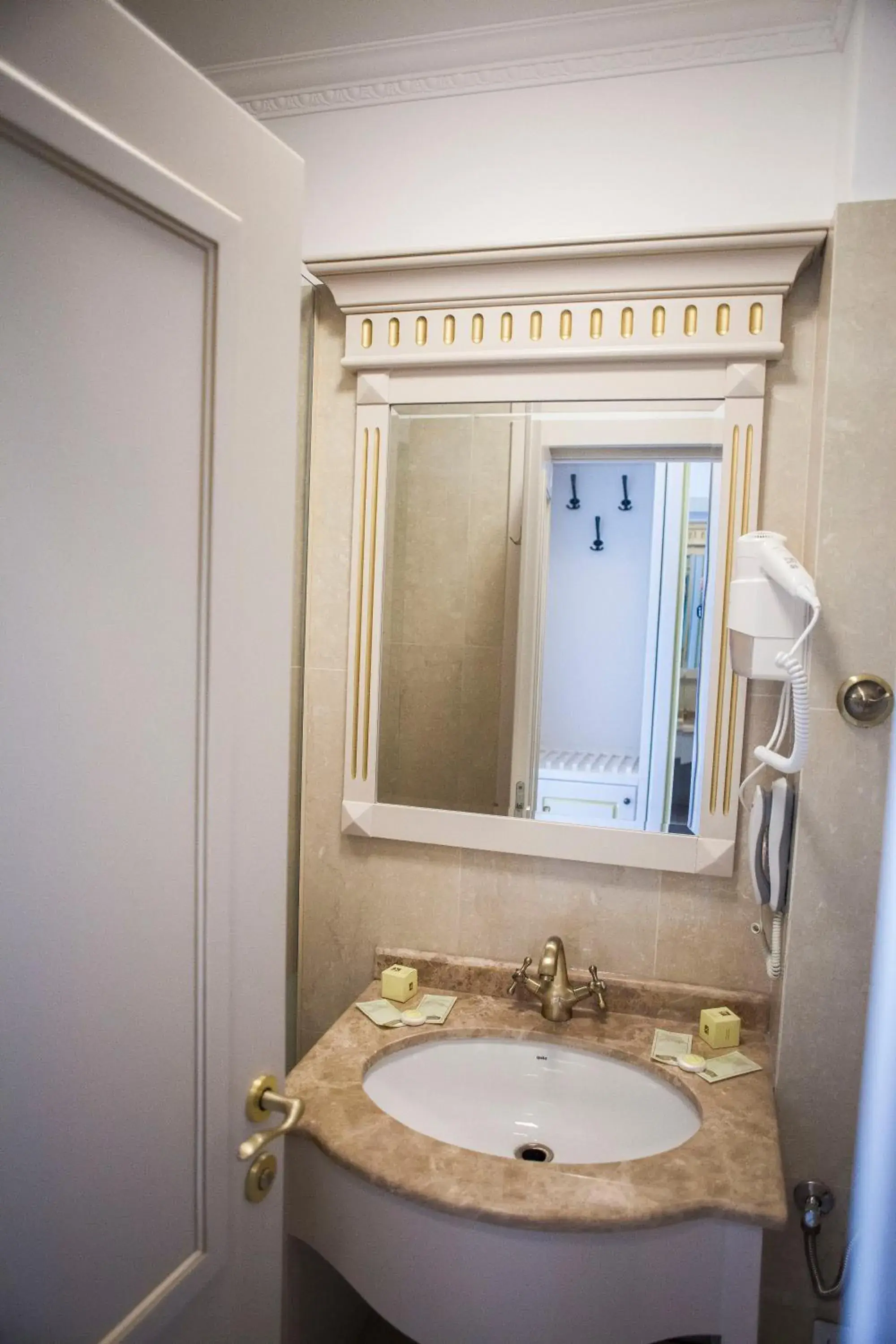 Bathroom in Hotel Sulina International Bathroom in Hotel Sulina International