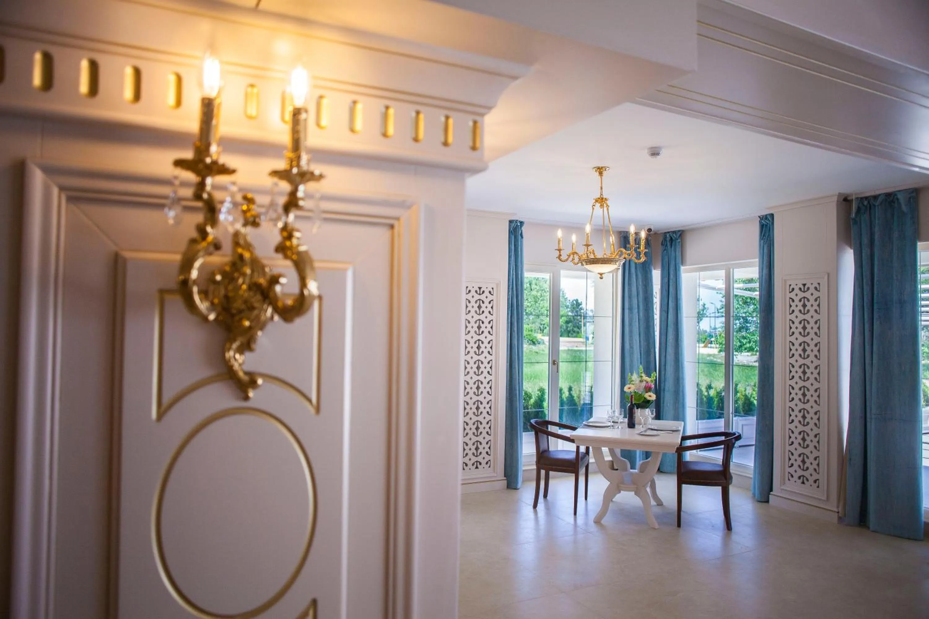 Restaurant/places to eat in Hotel Sulina International