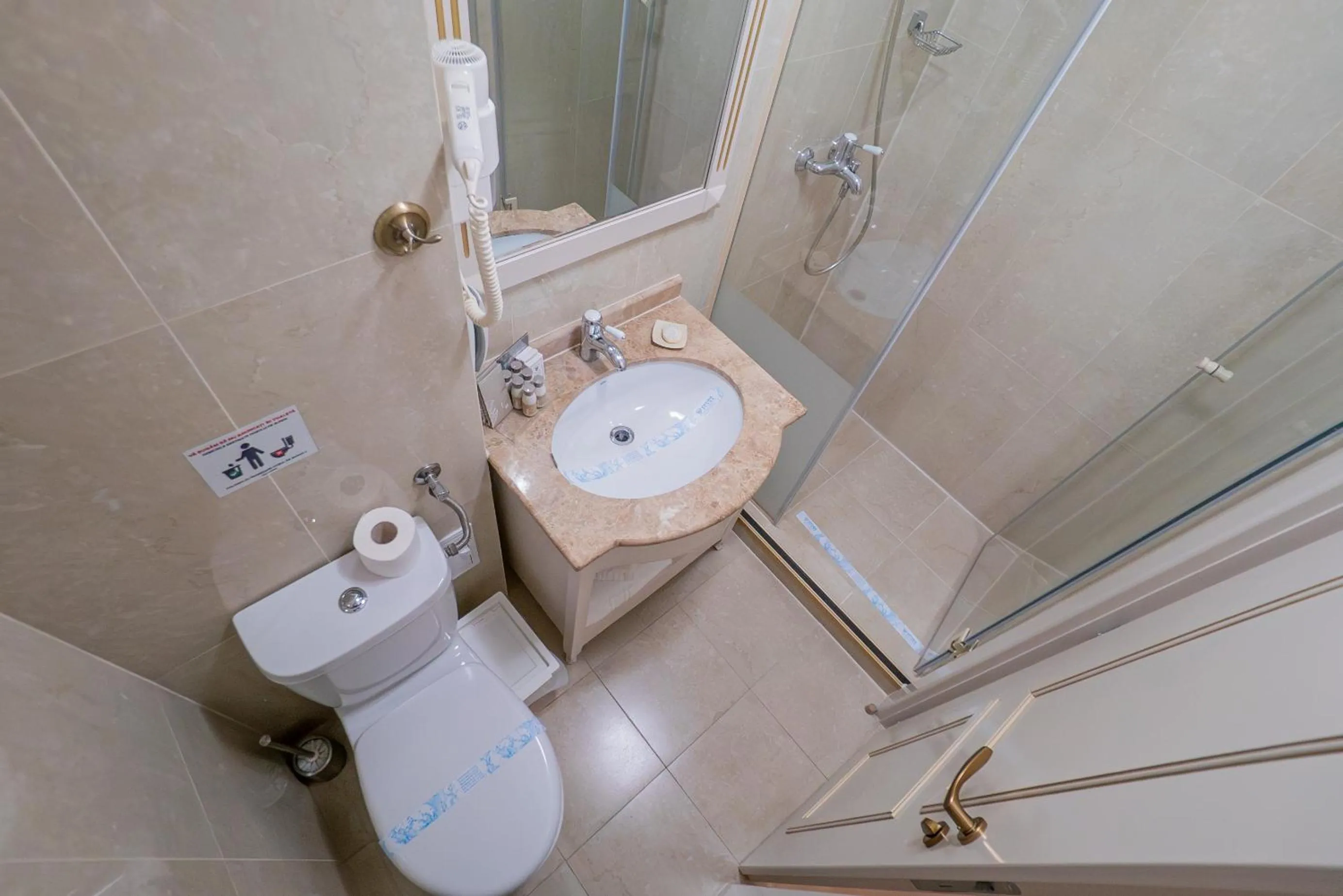 Shower in Hotel Sulina International