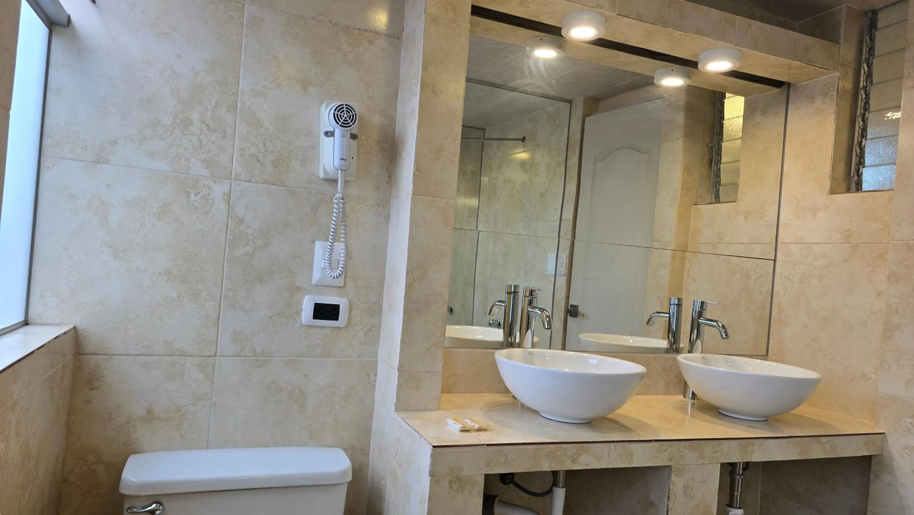 Toilet in Hotel Cusco Museo