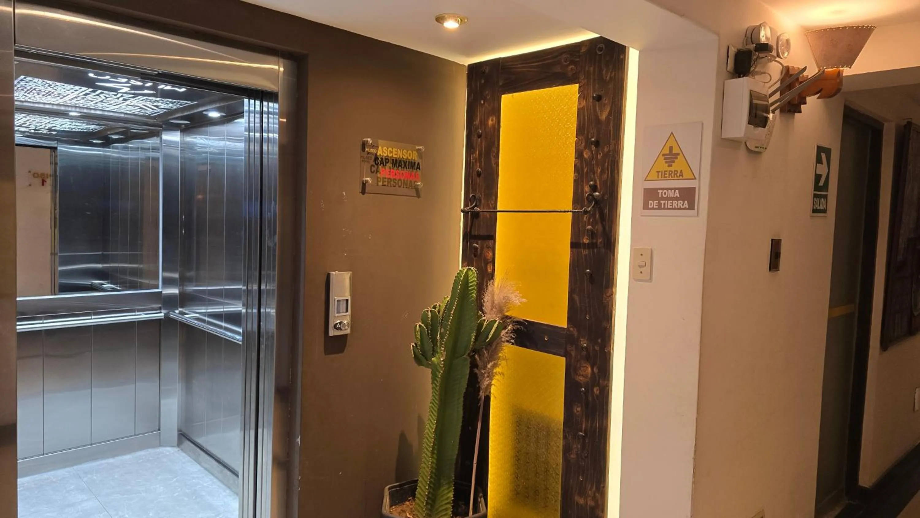 elevator in Hotel Cusco Museo