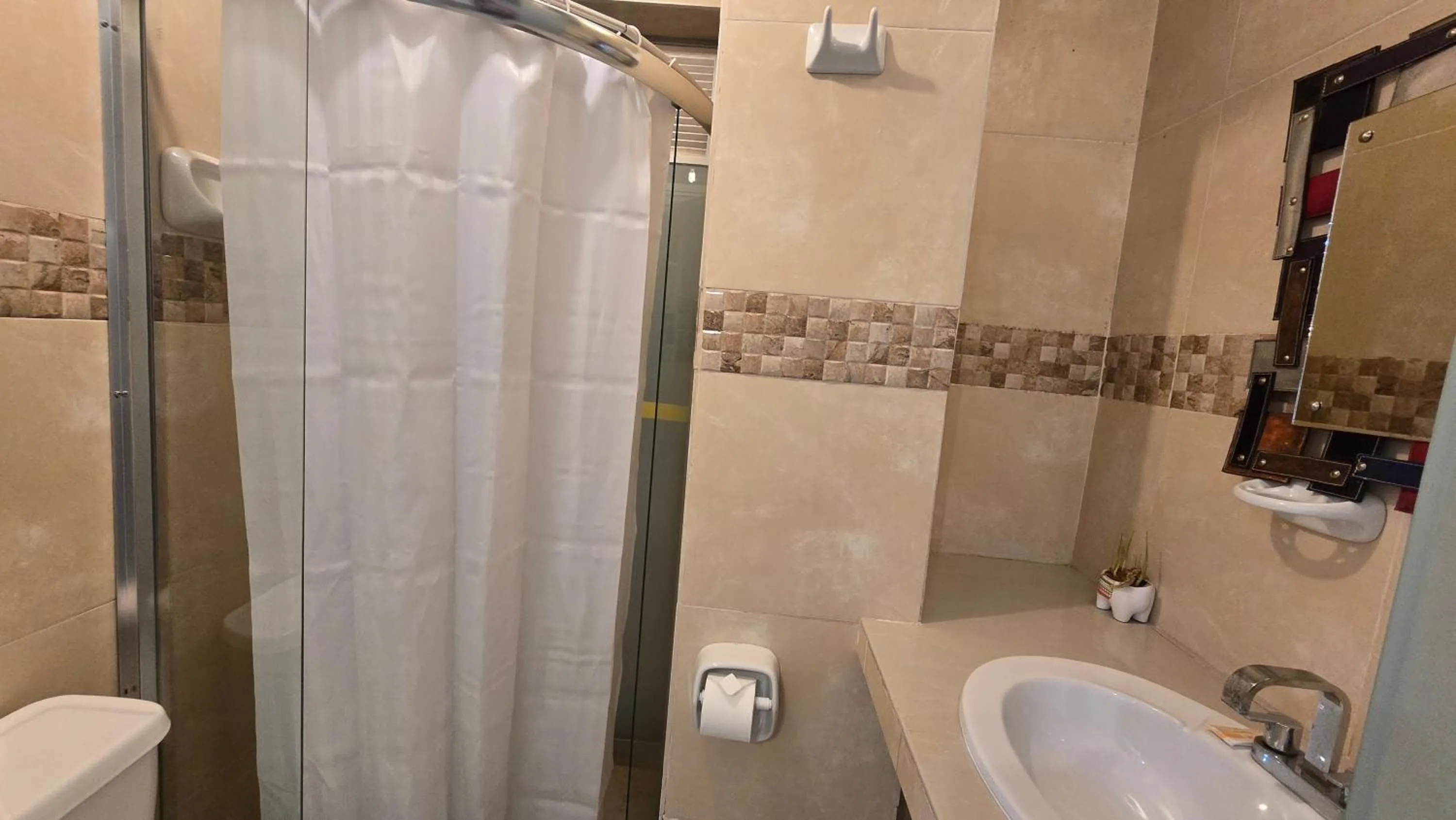 Shower in Hotel Cusco Museo