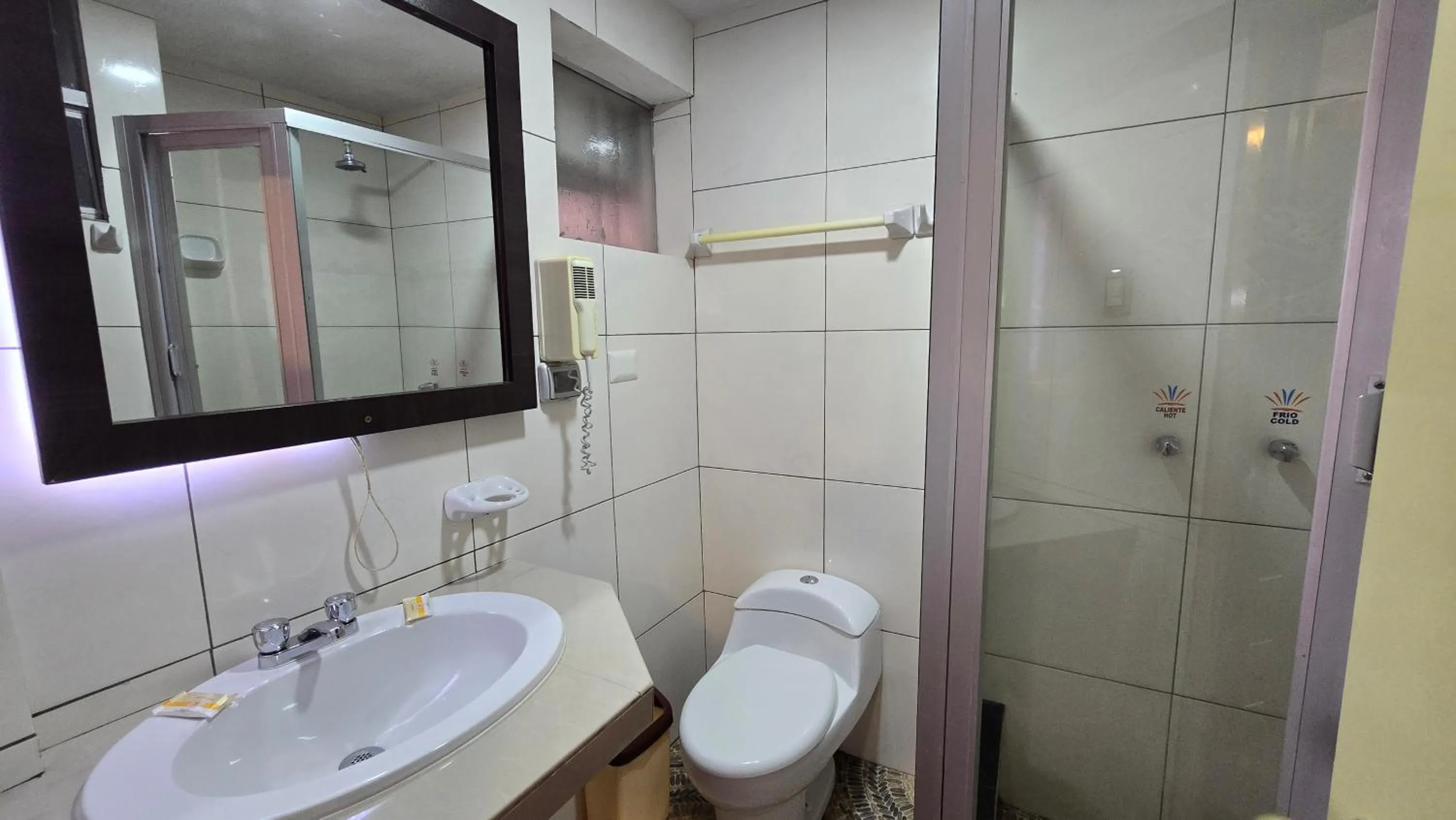 Shower in Hotel Cusco Museo