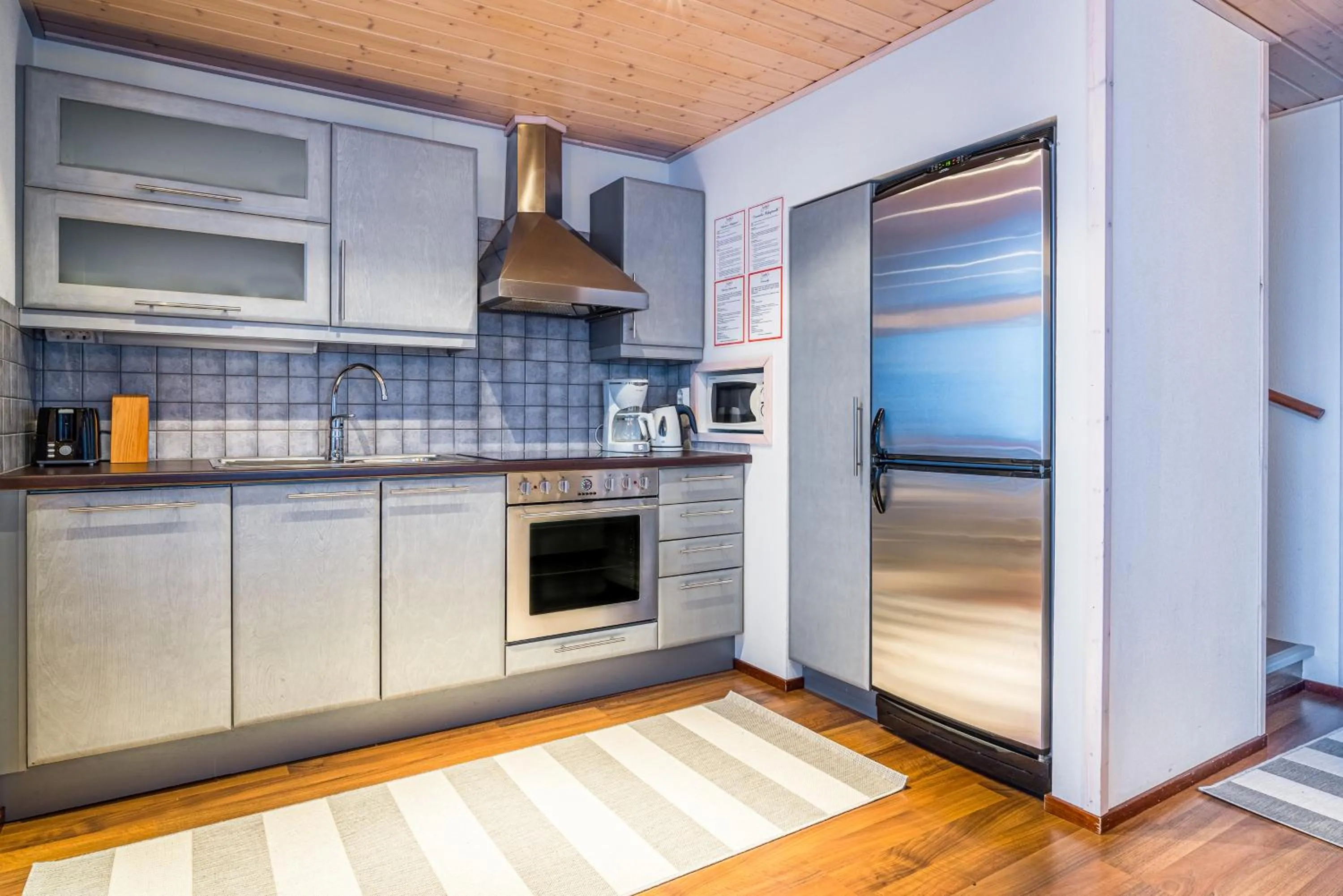 Kitchen or kitchenette in Santa's Hotel Rakka