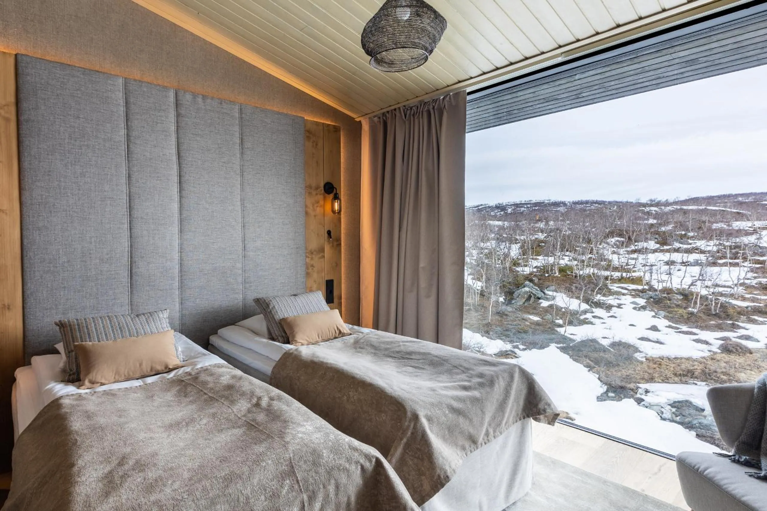 Bedroom, Bed in Santa's Hotel Rakka