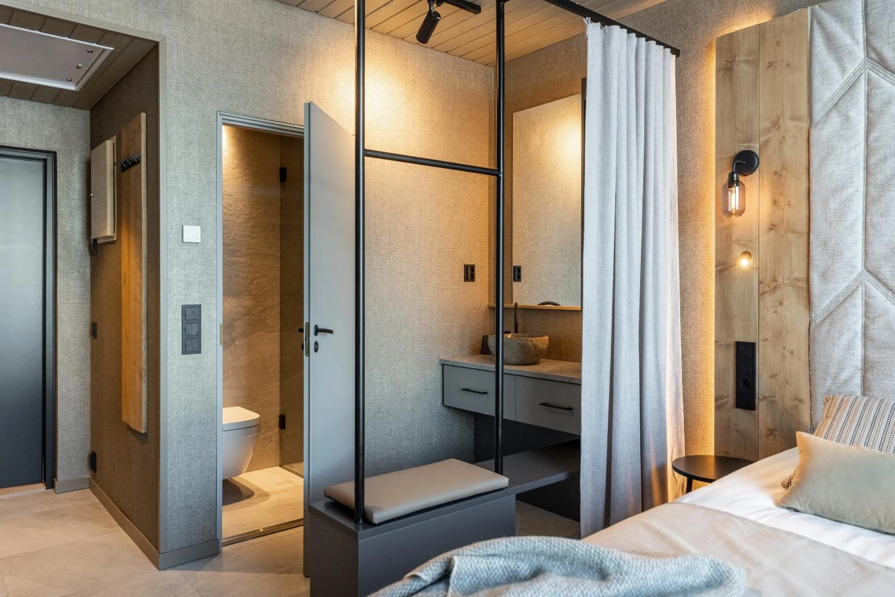 Bedroom, Bed in Santa's Hotel Rakka