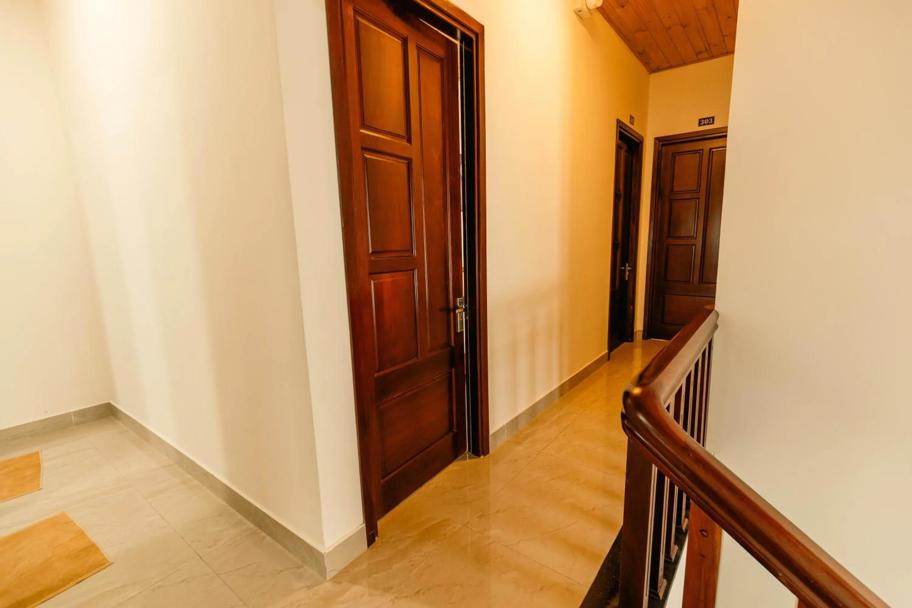Property building in Lê Mùi Hotel - Apartment