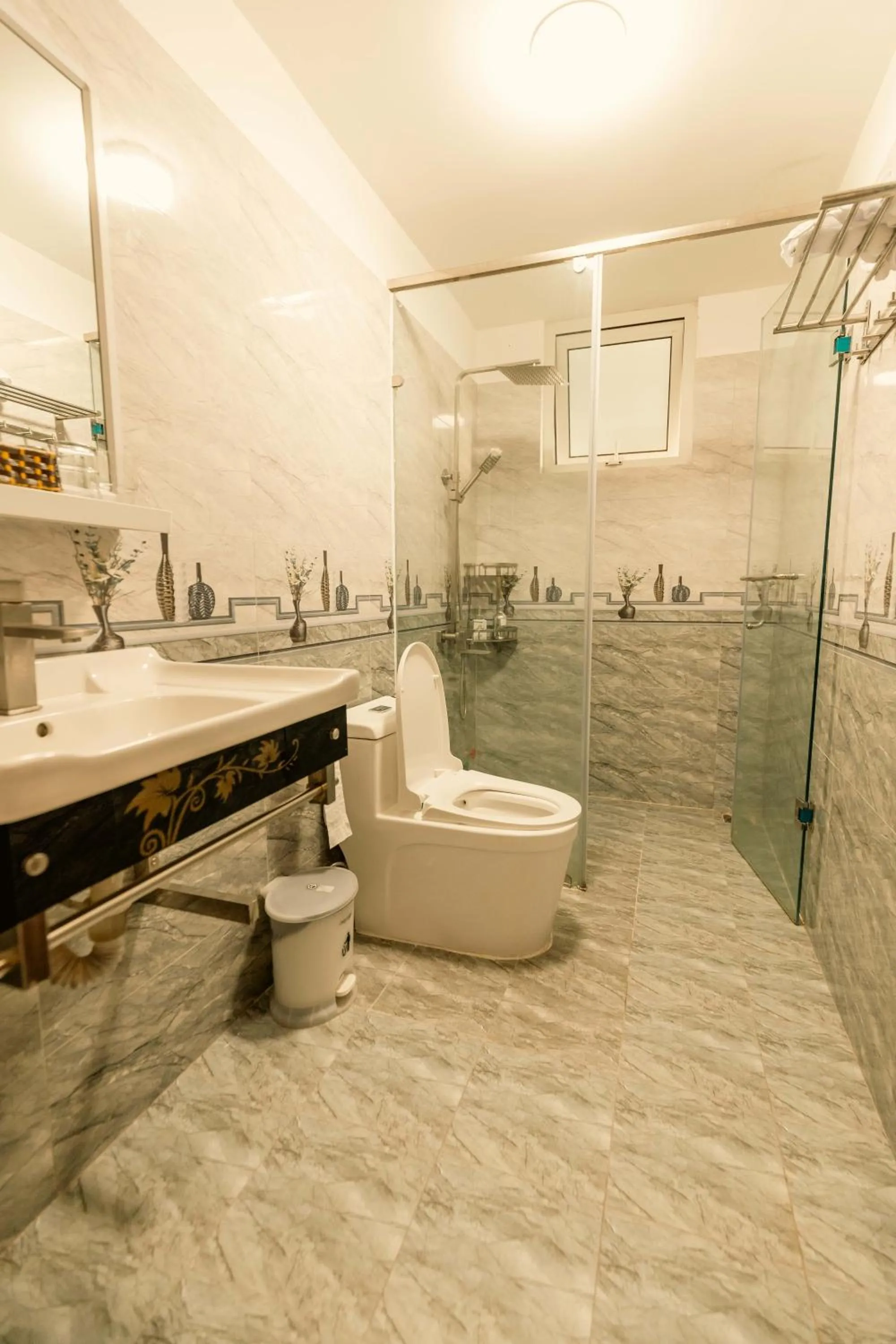 Shower in Lê Mùi Hotel - Apartment