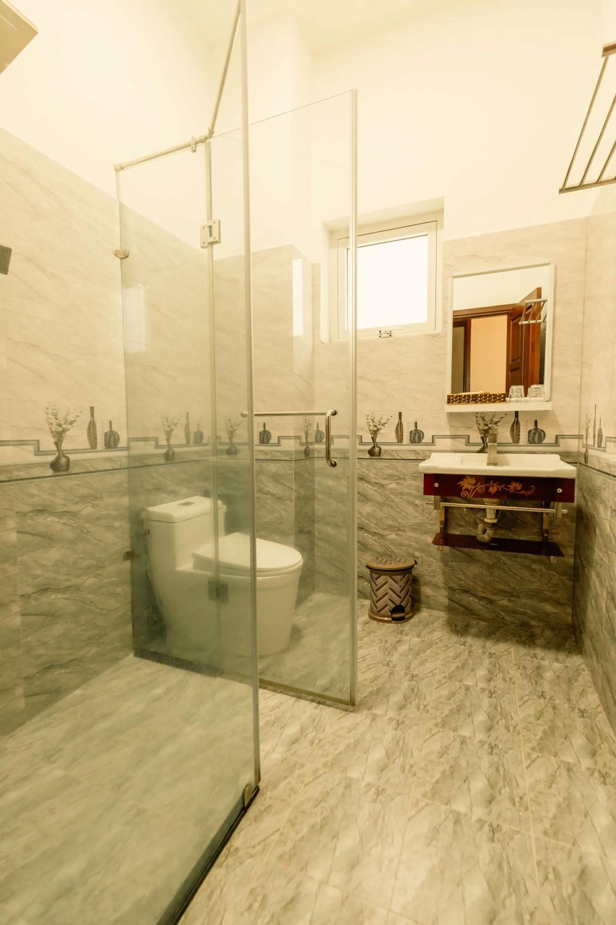 Toilet in Lê Mùi Hotel - Apartment