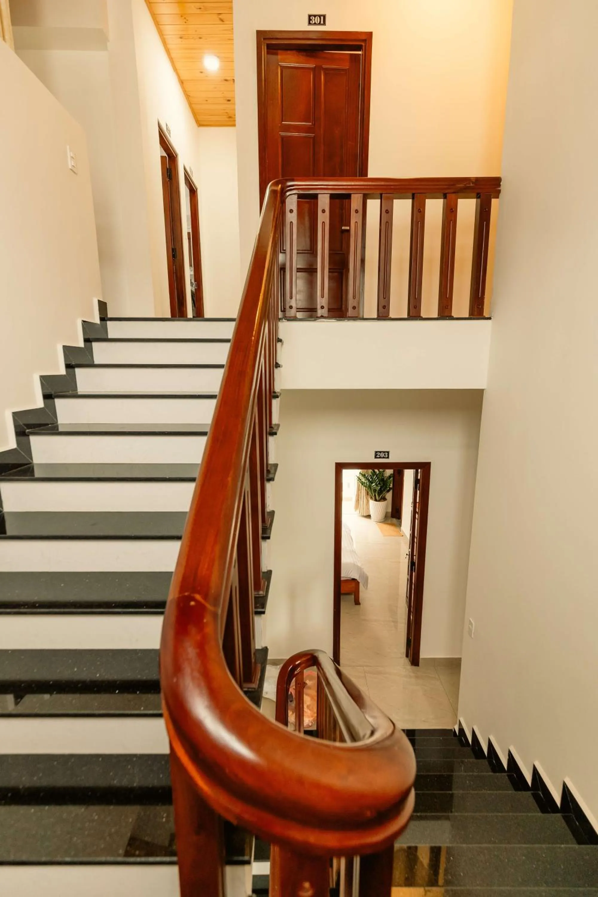 Property building in Lê Mùi Hotel - Apartment