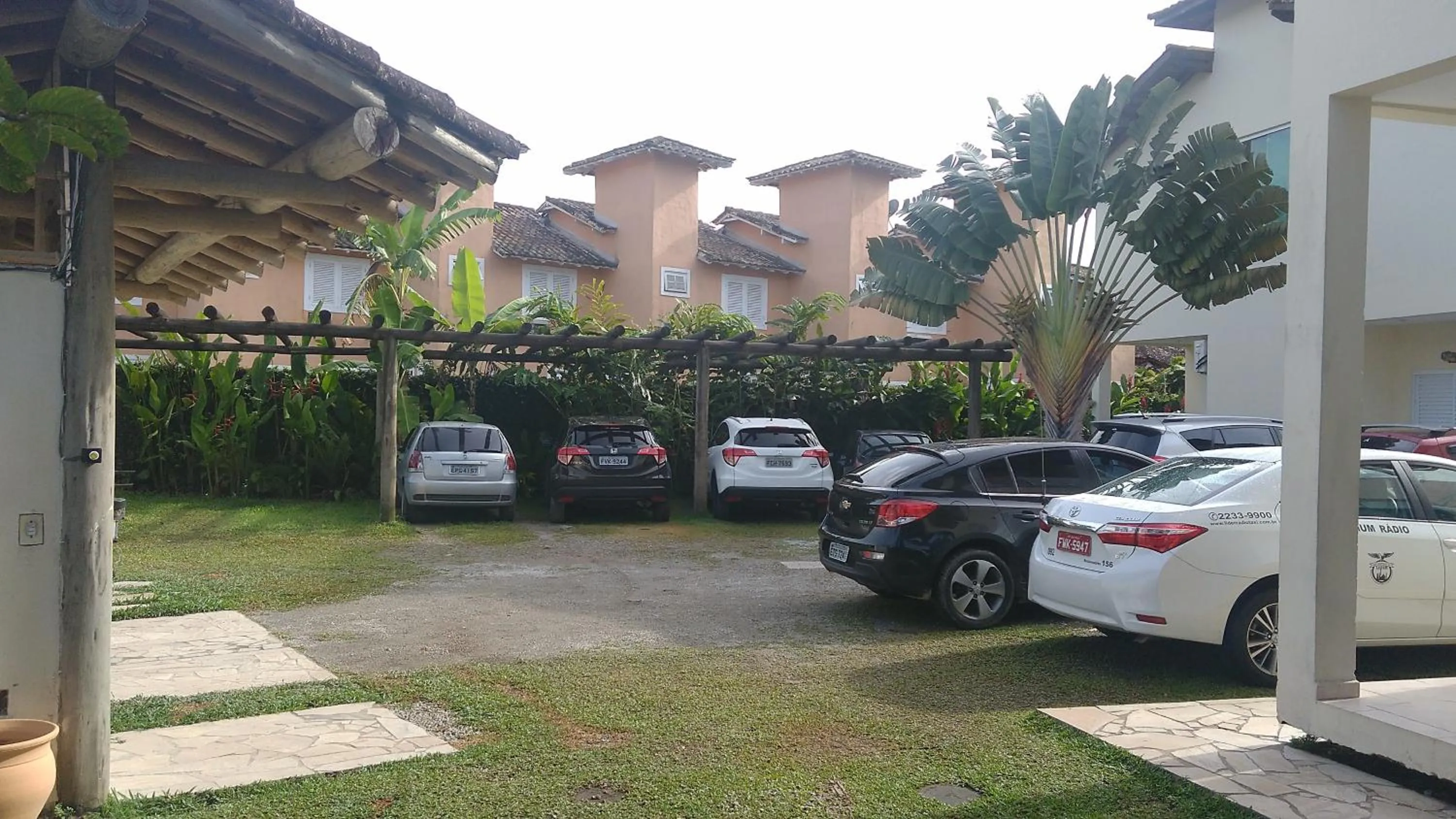 Property building in Mares de Camburizinho