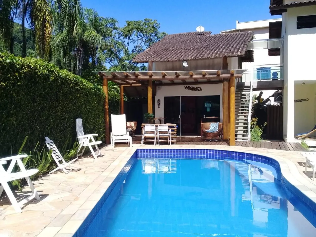 Swimming pool in Mares de Camburizinho