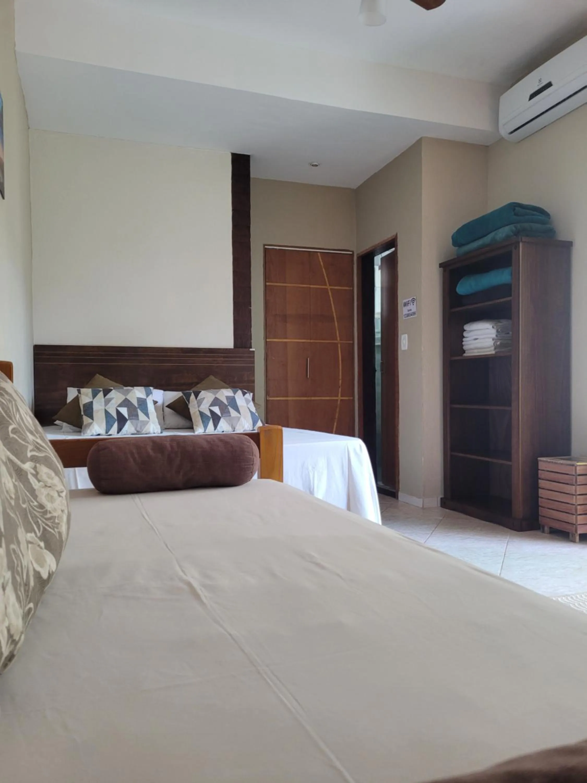 Bed in Mares de Camburizinho