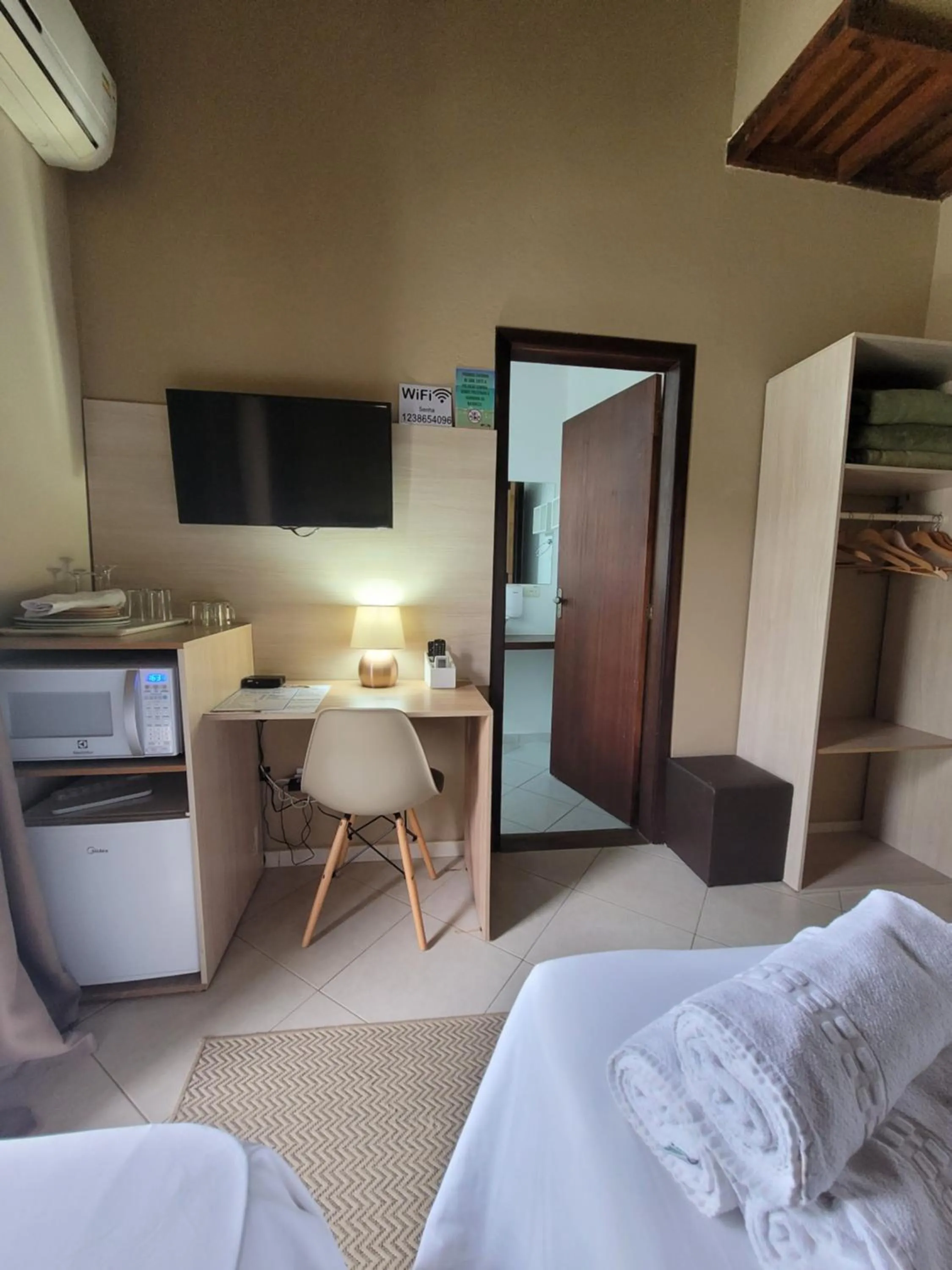 Bed in Mares de Camburizinho