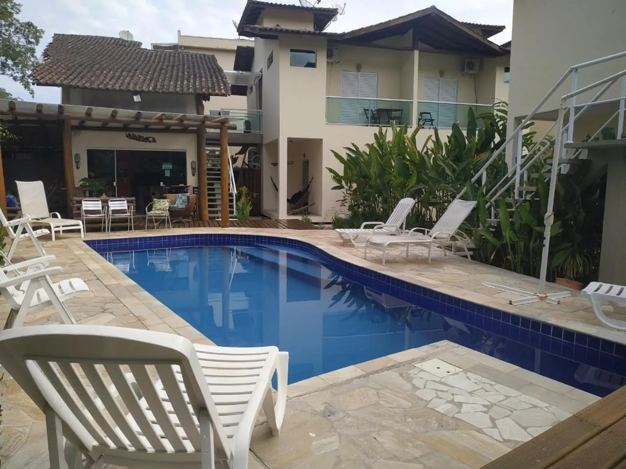 Pool view in Mares de Camburizinho